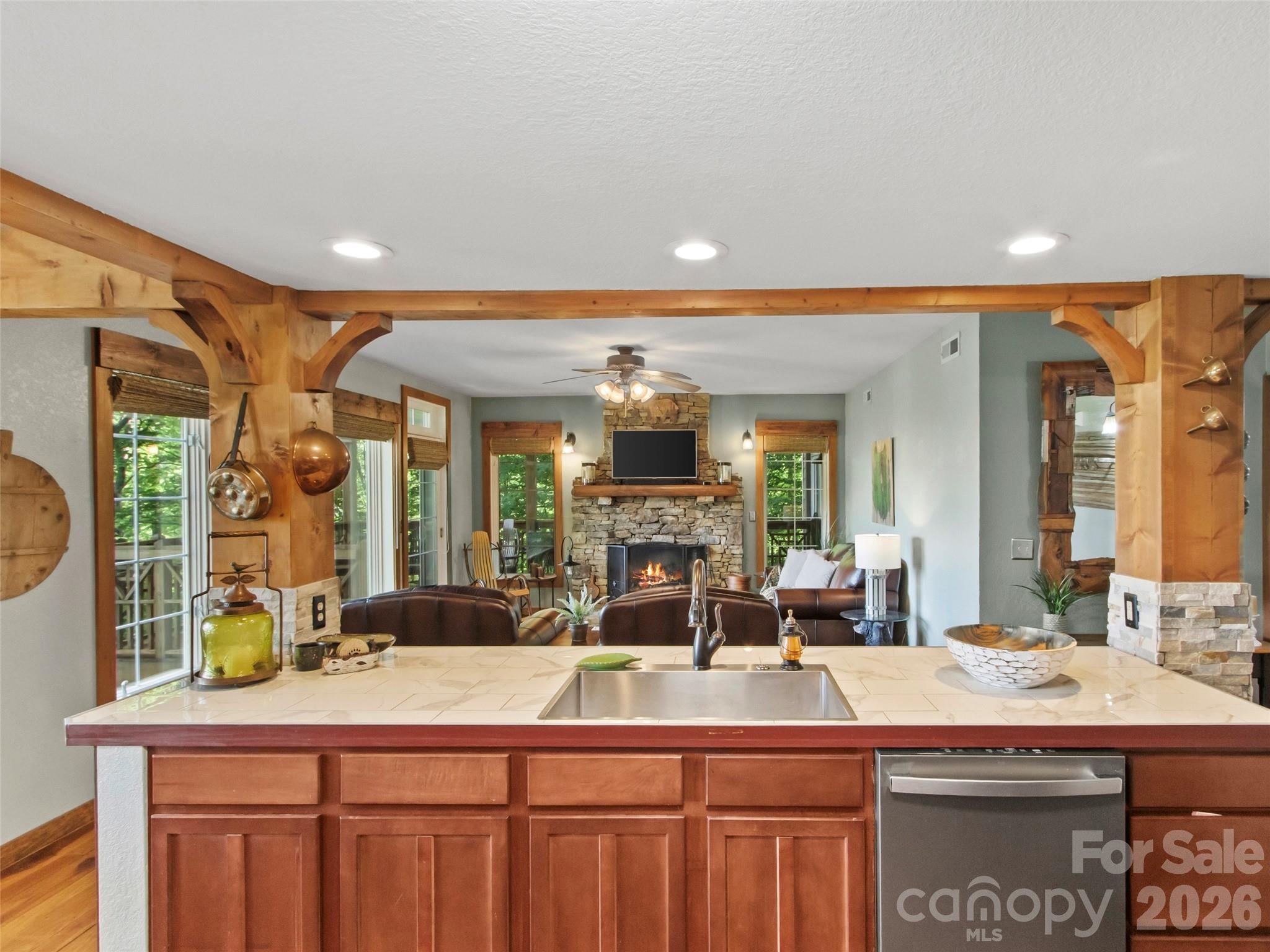 250 Creekside Way #C102 — Burnsville
