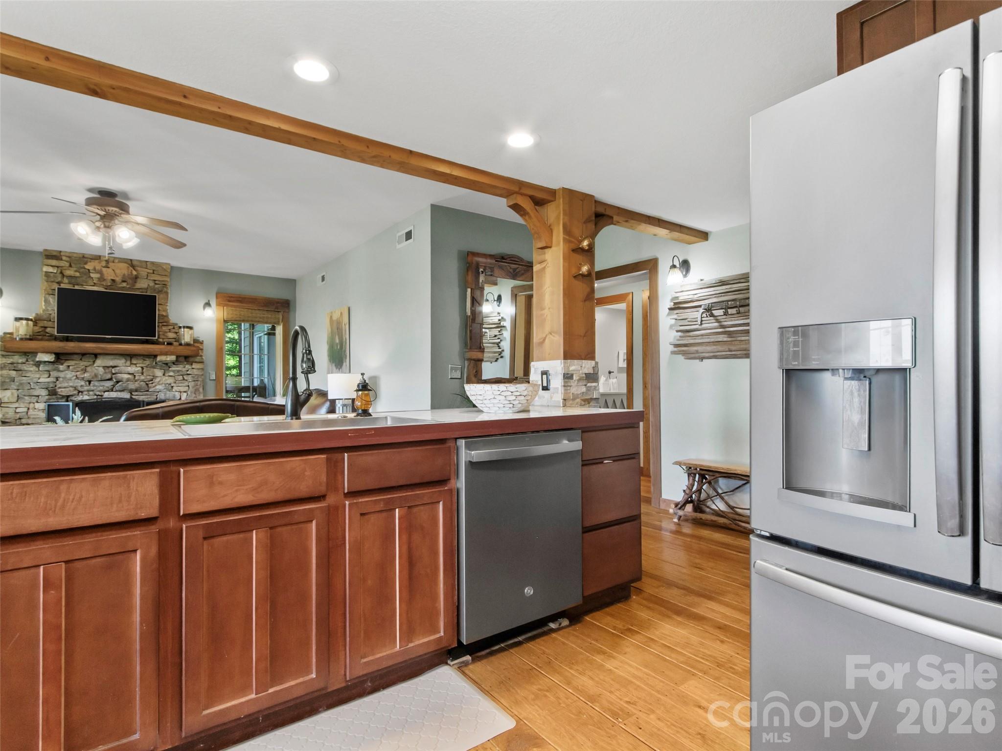 250 Creekside Way #C102 — Burnsville