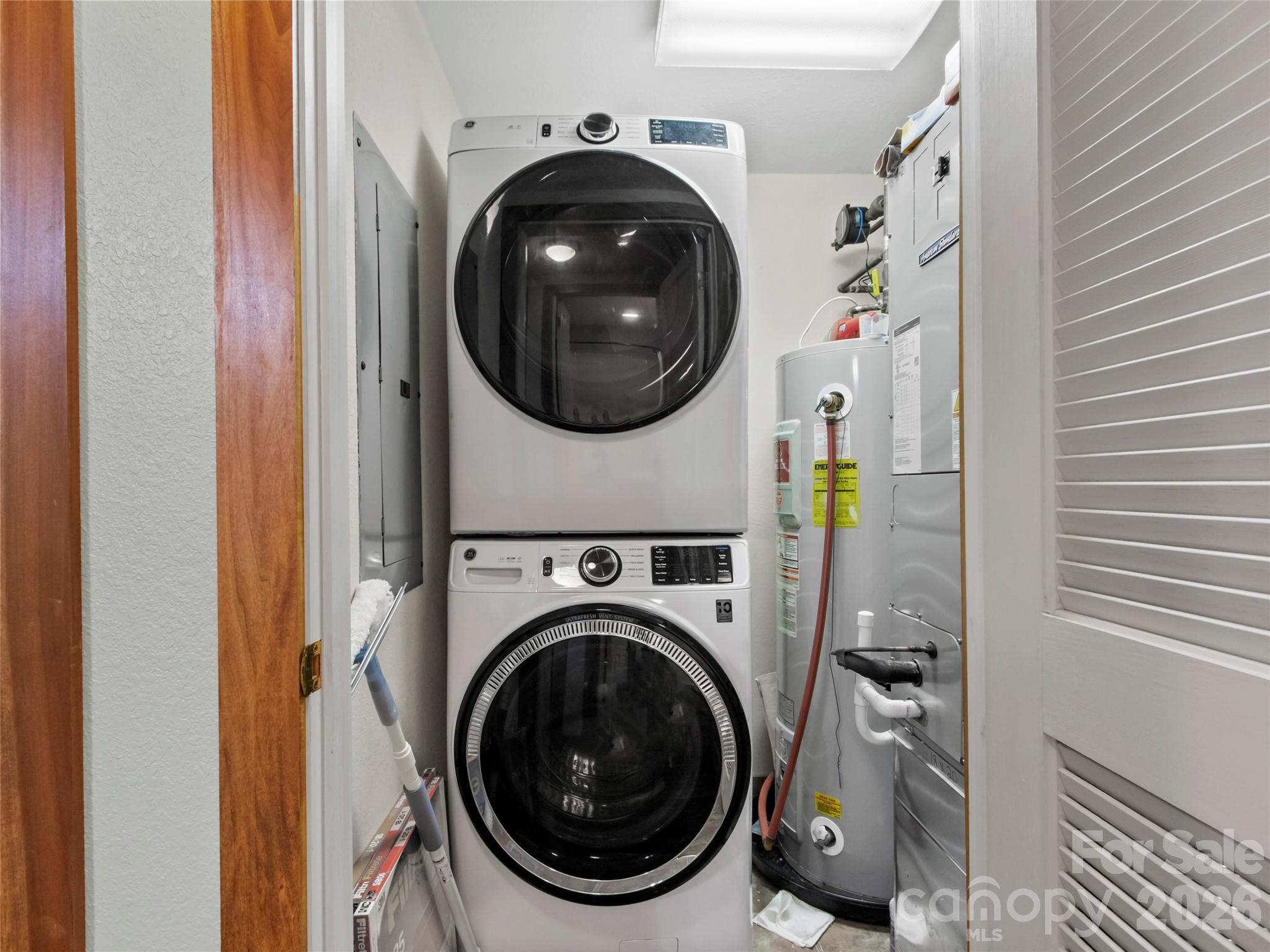 250 Creekside Way #C102 — Burnsville