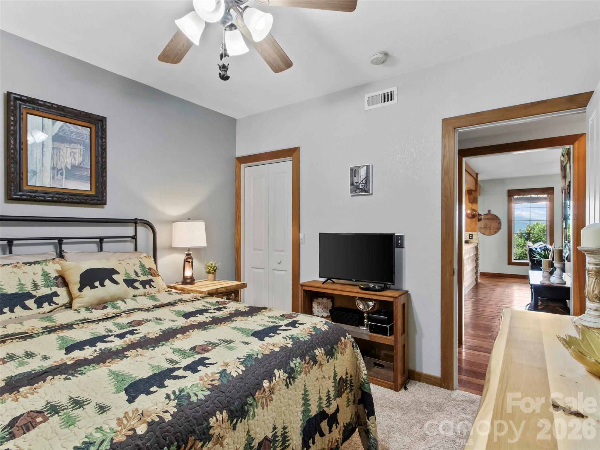 250 Creekside Way #C102 — Burnsville