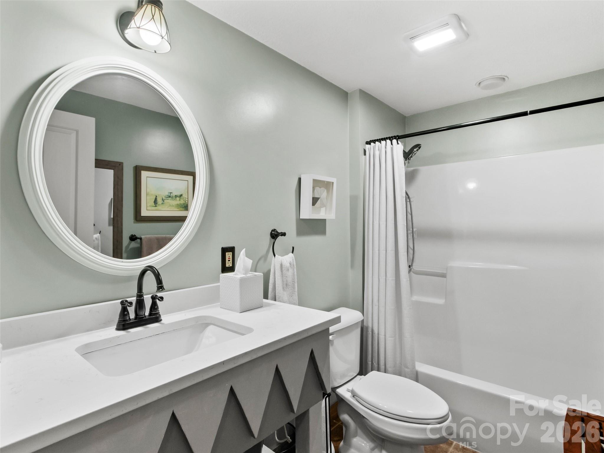 250 Creekside Way #C102 — Burnsville