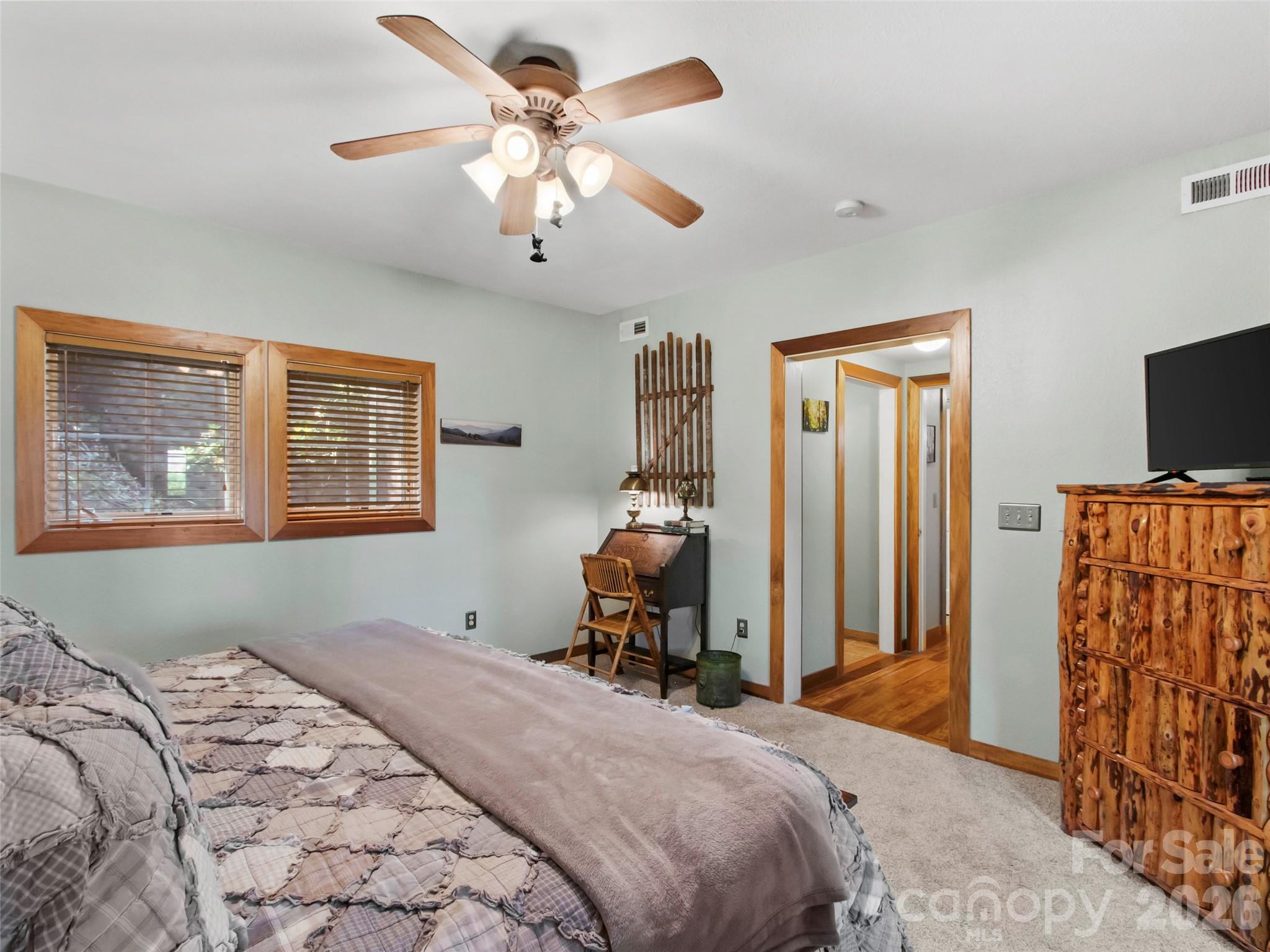 250 Creekside Way #C102 — Burnsville