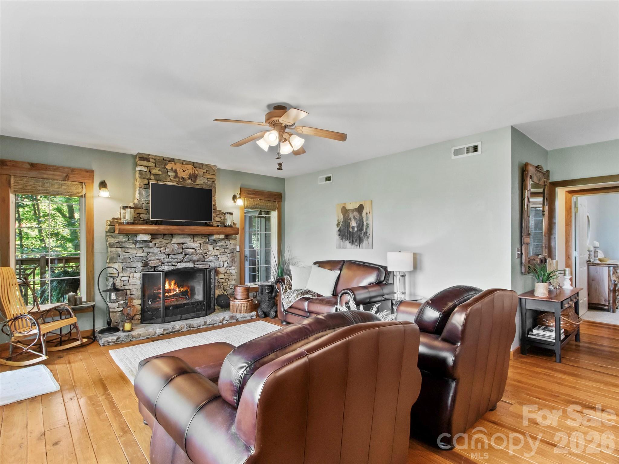 250 Creekside Way #C102 — Burnsville