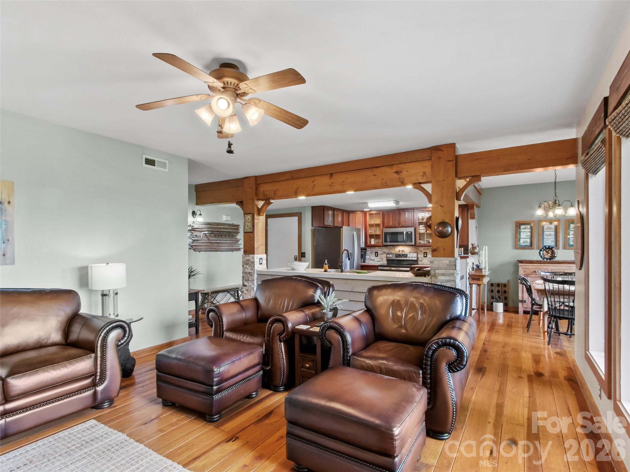 250 Creekside Way #C102 — Burnsville