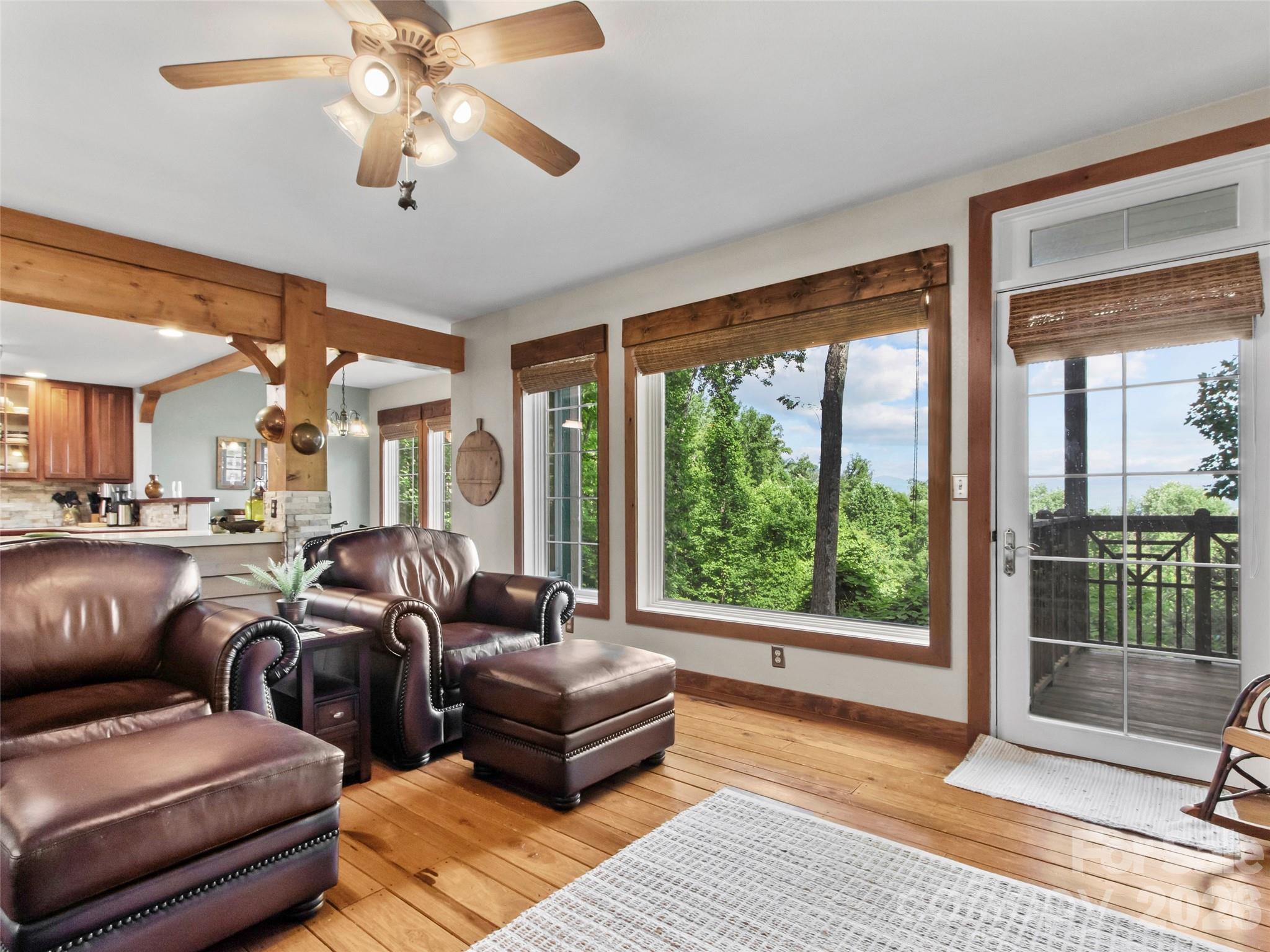 250 Creekside Way #C102 — Burnsville