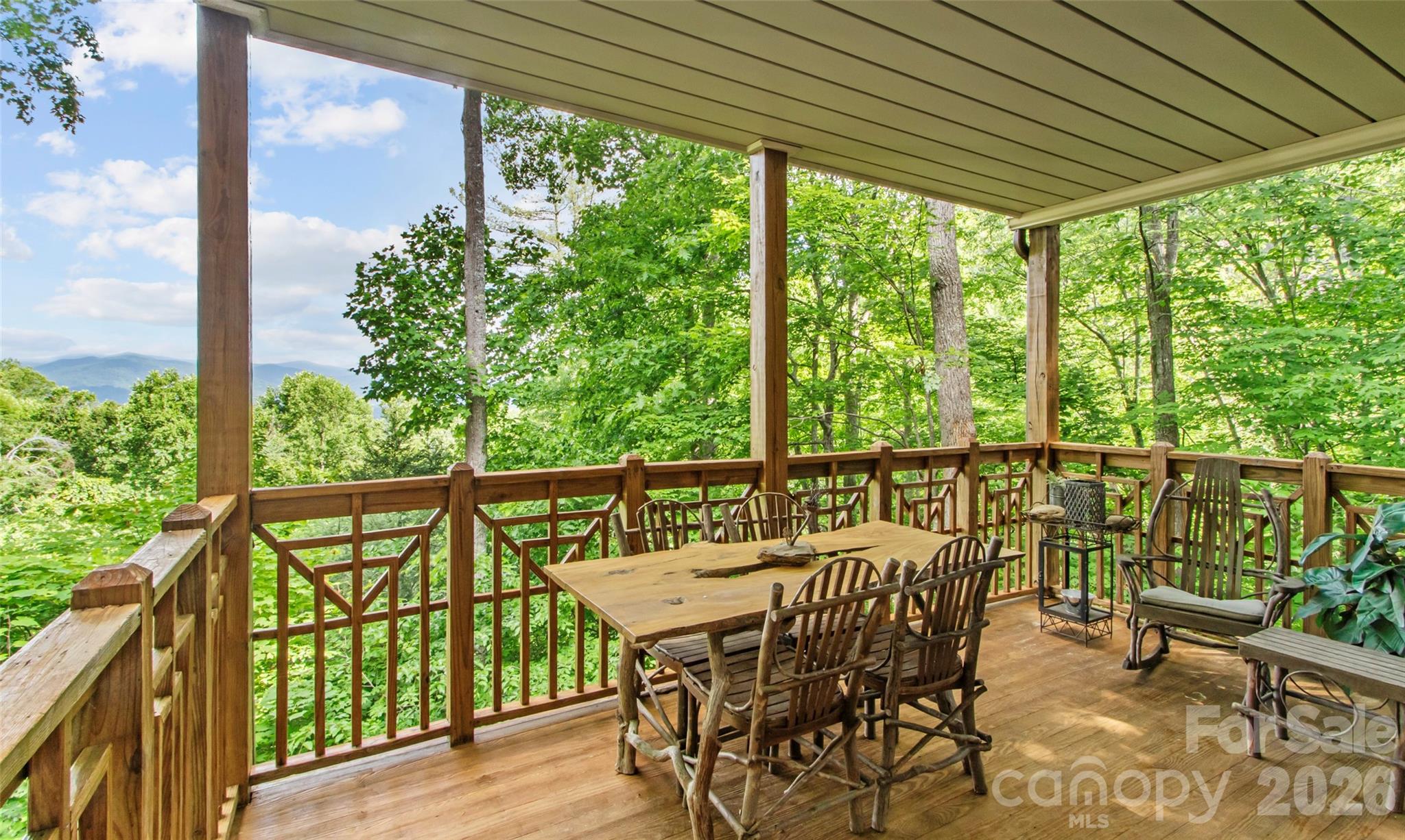 250 Creekside Way #C102 — Burnsville