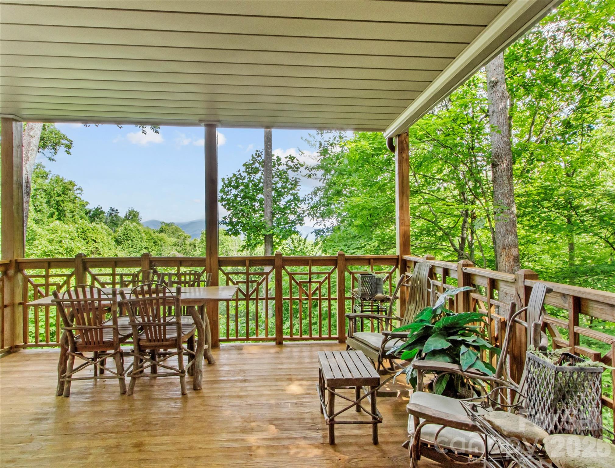 250 Creekside Way #C102 — Burnsville