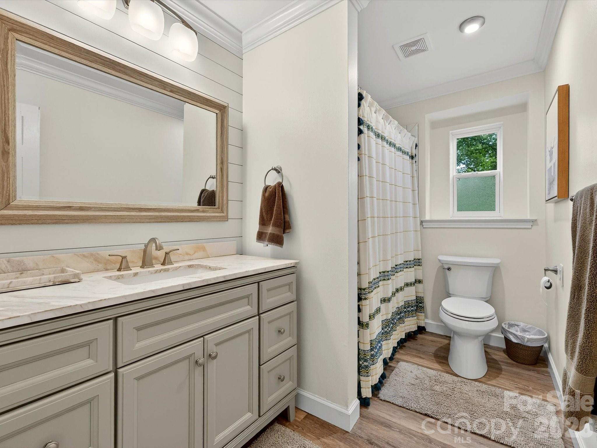 7531 Whistlestop Road — Charlotte