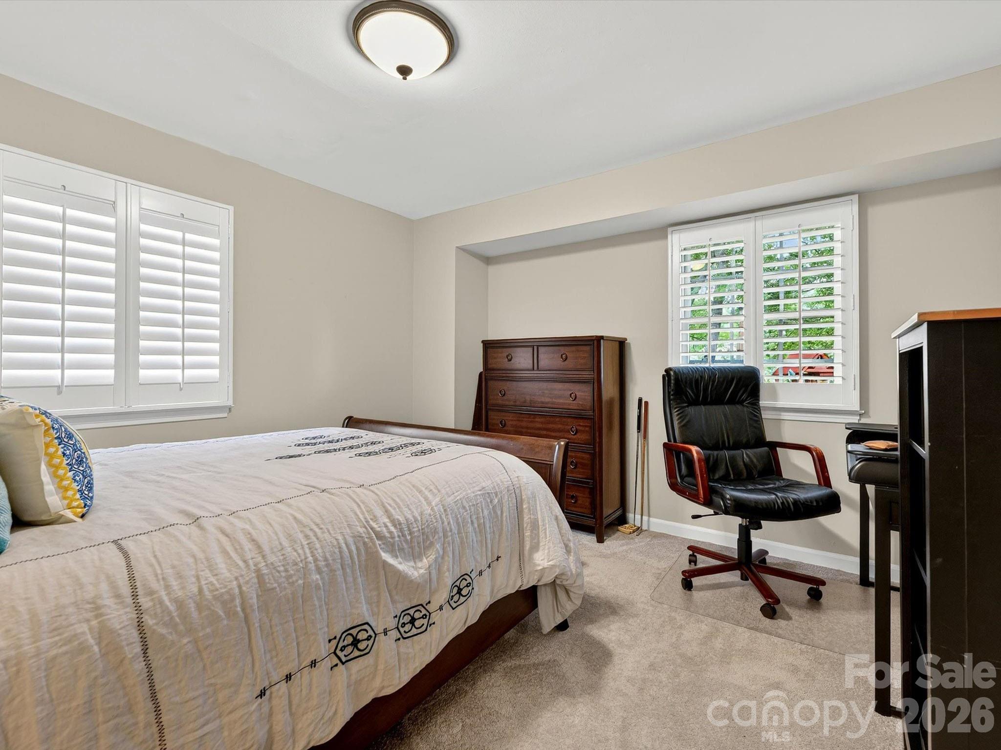 7531 Whistlestop Road — Charlotte