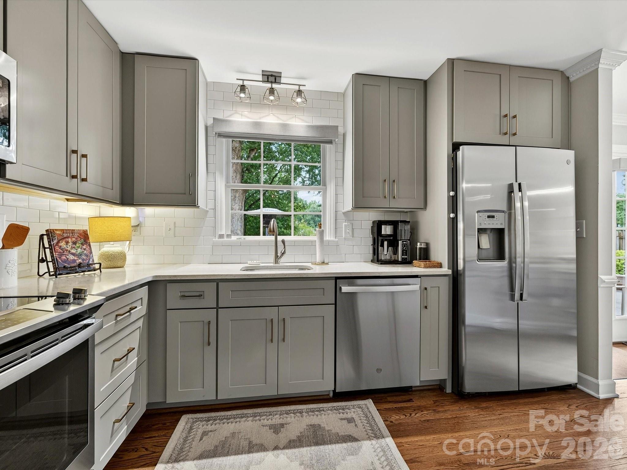7531 Whistlestop Road — Charlotte