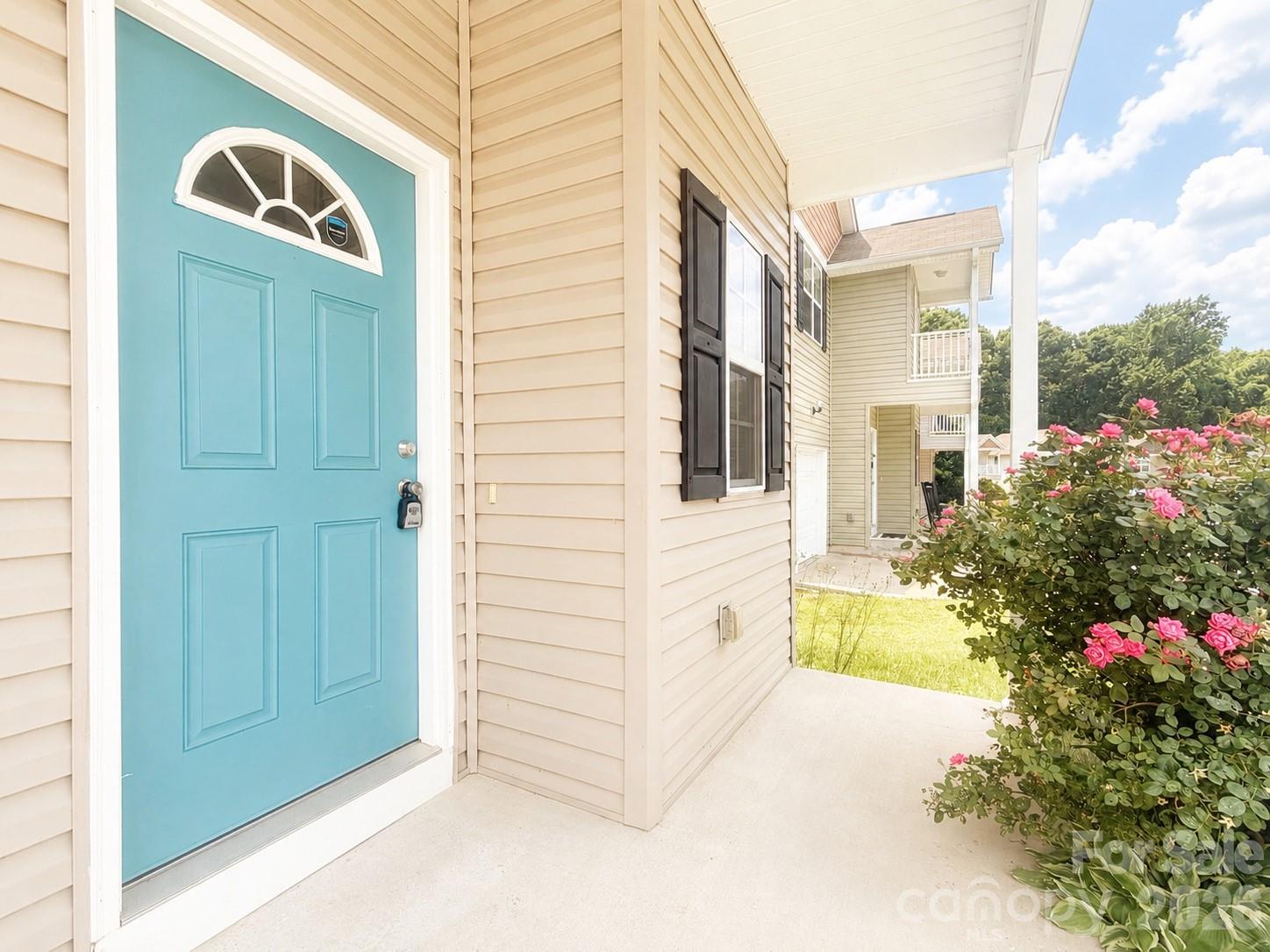 115 High Bluff Circle — Mooresville