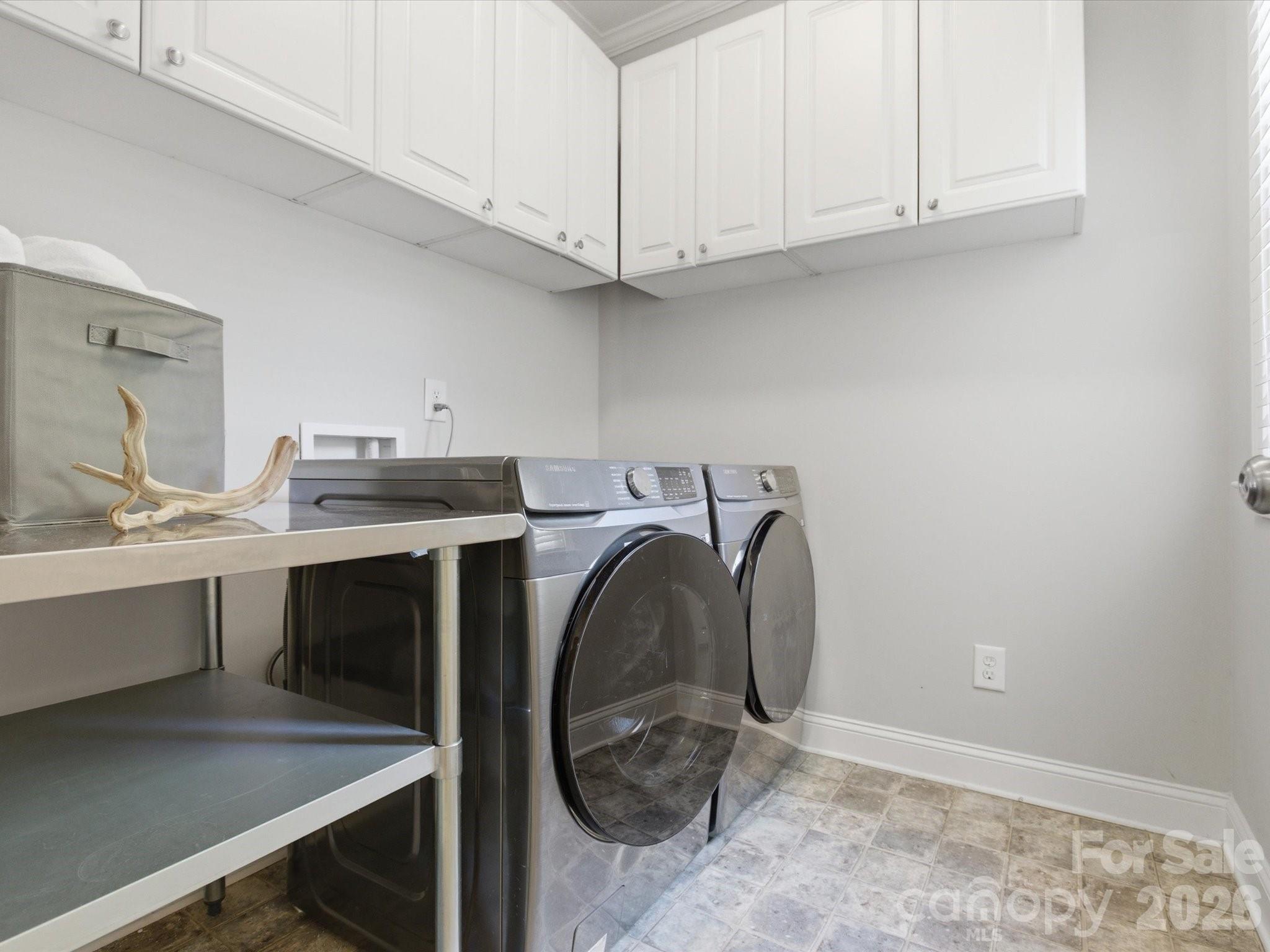 1104 Lytton Lane — Matthews