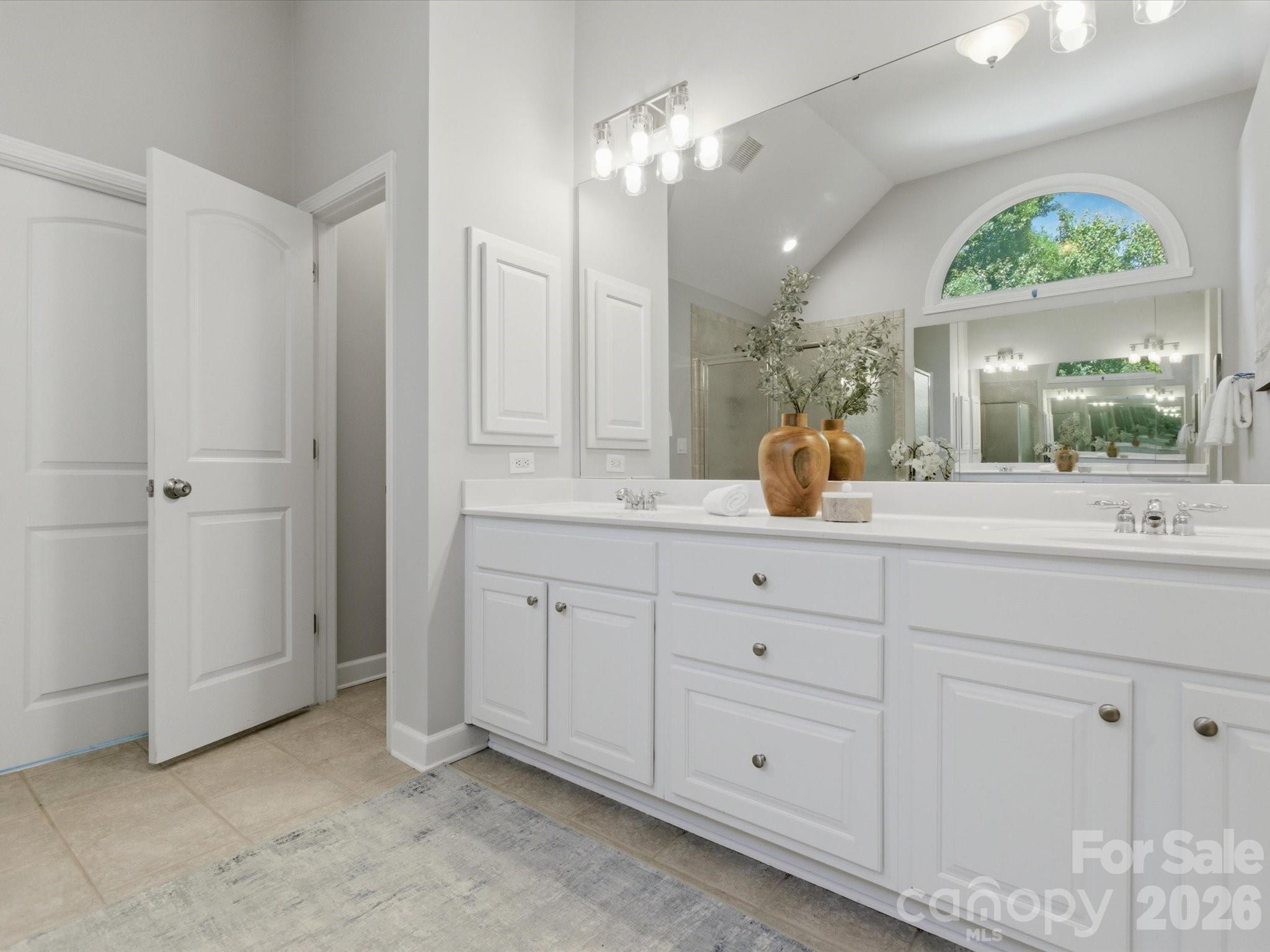 1104 Lytton Lane — Matthews