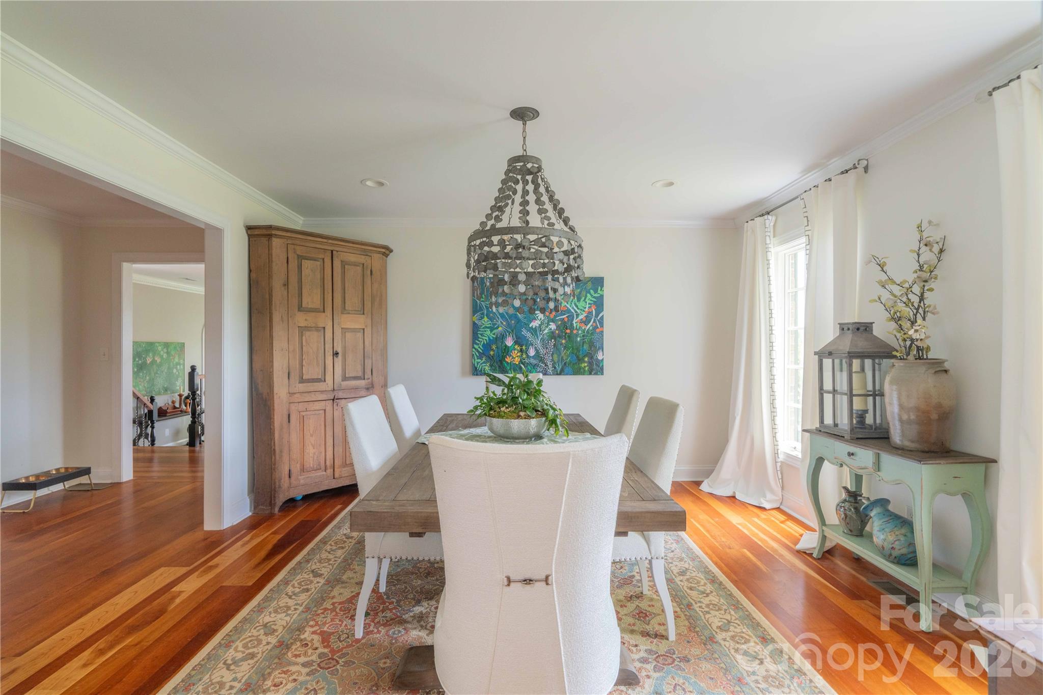 668 Link Road — Lexington