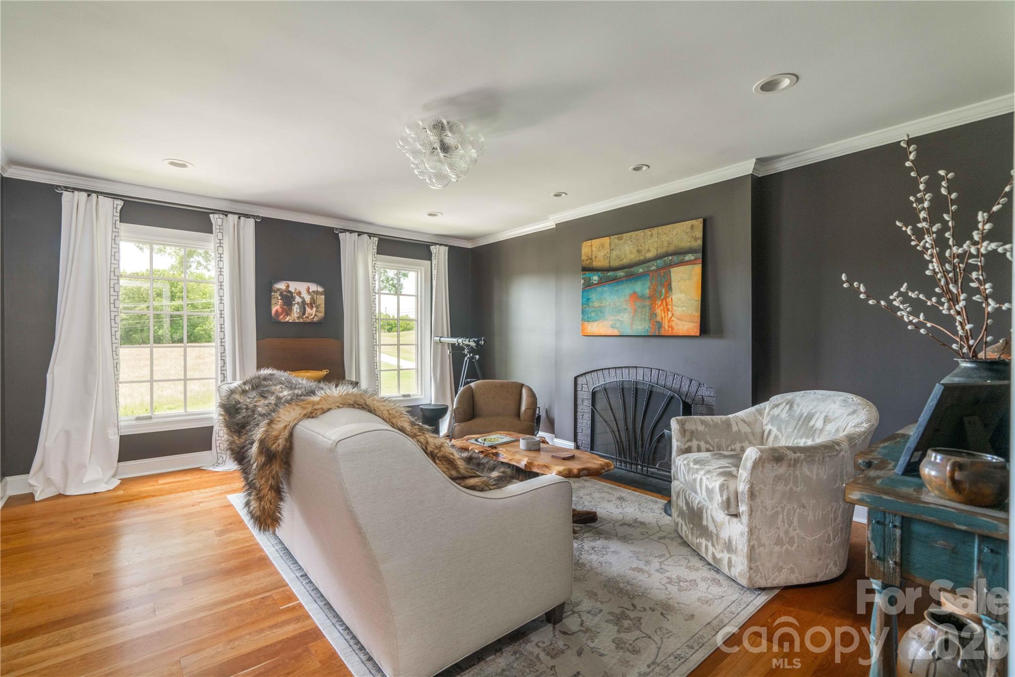 668 Link Road — Lexington