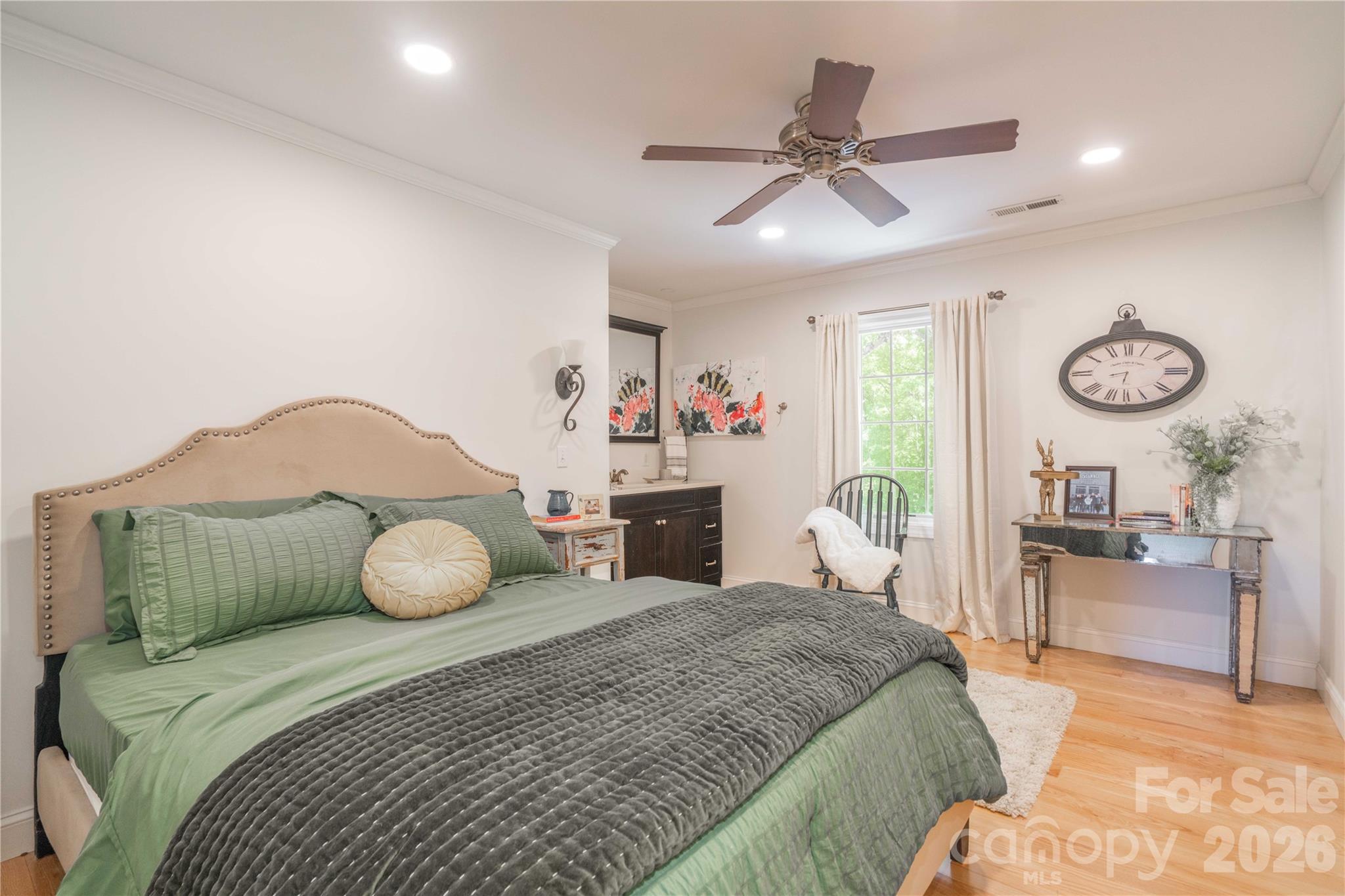 668 Link Road — Lexington