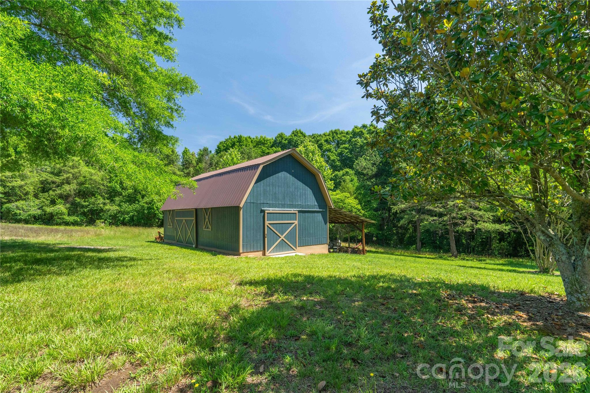 668 Link Road — Lexington