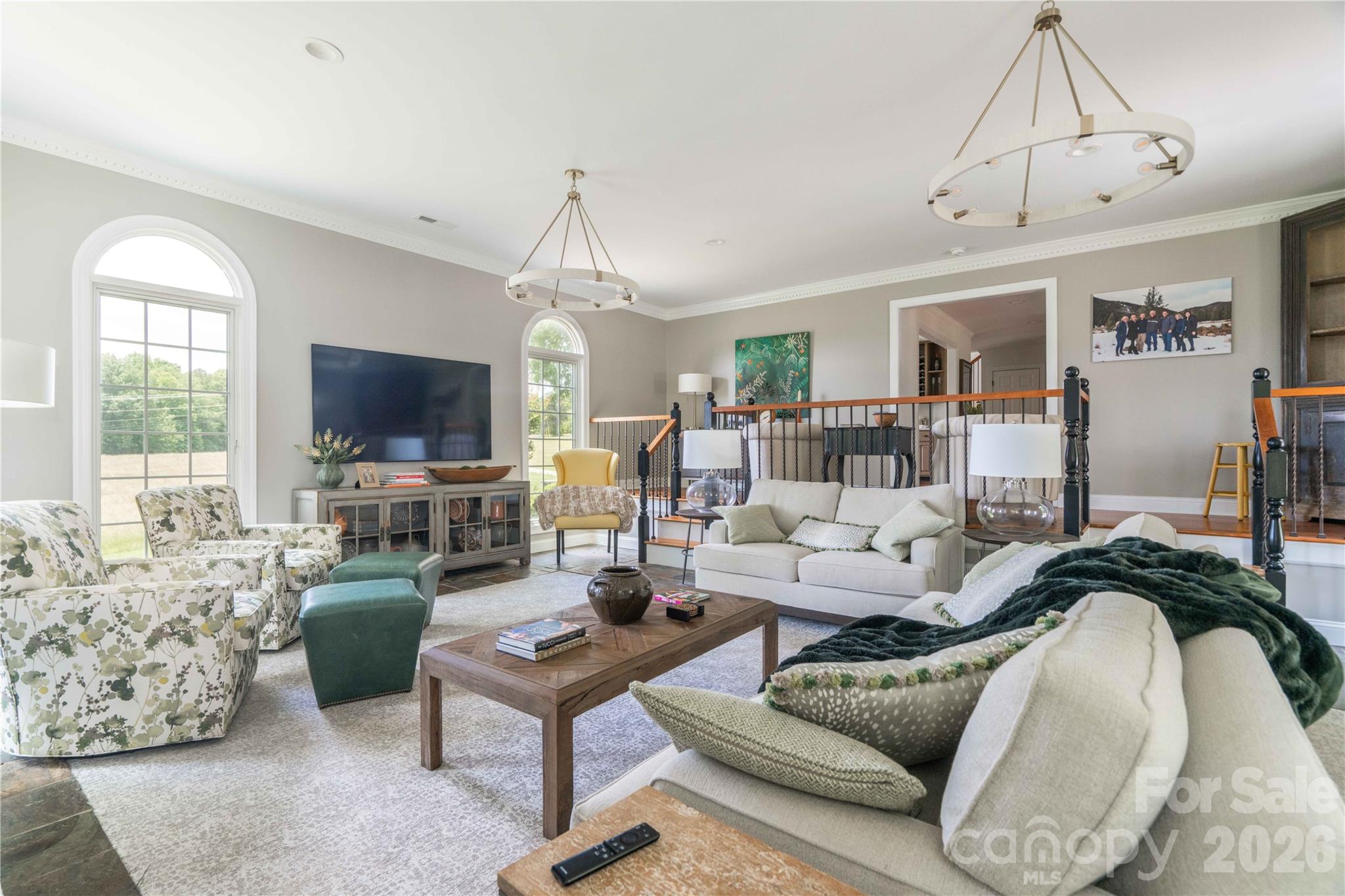 668 Link Road — Lexington