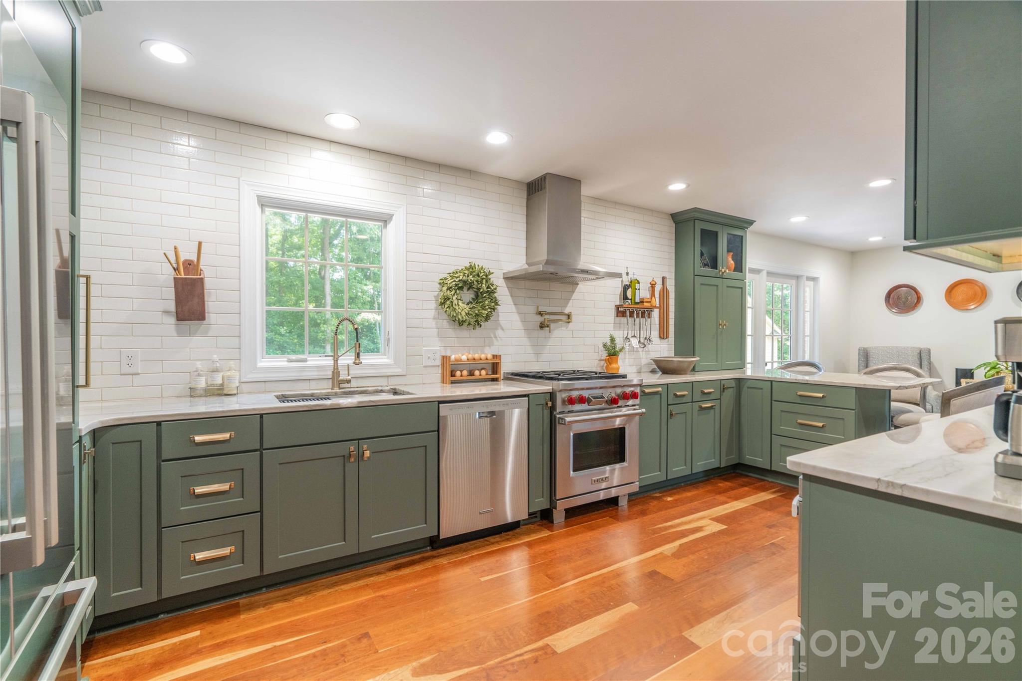 668 Link Road — Lexington