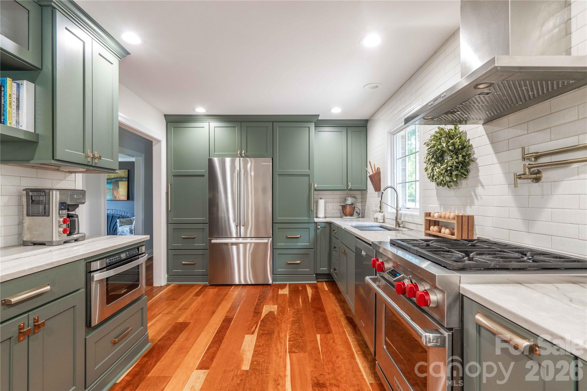 668 Link Road — Lexington