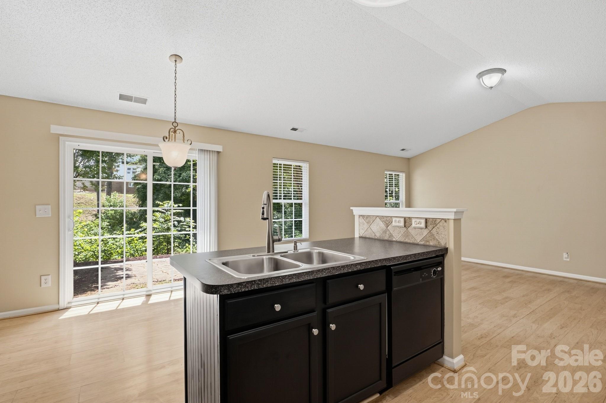 2244 Wexford Way — Statesville