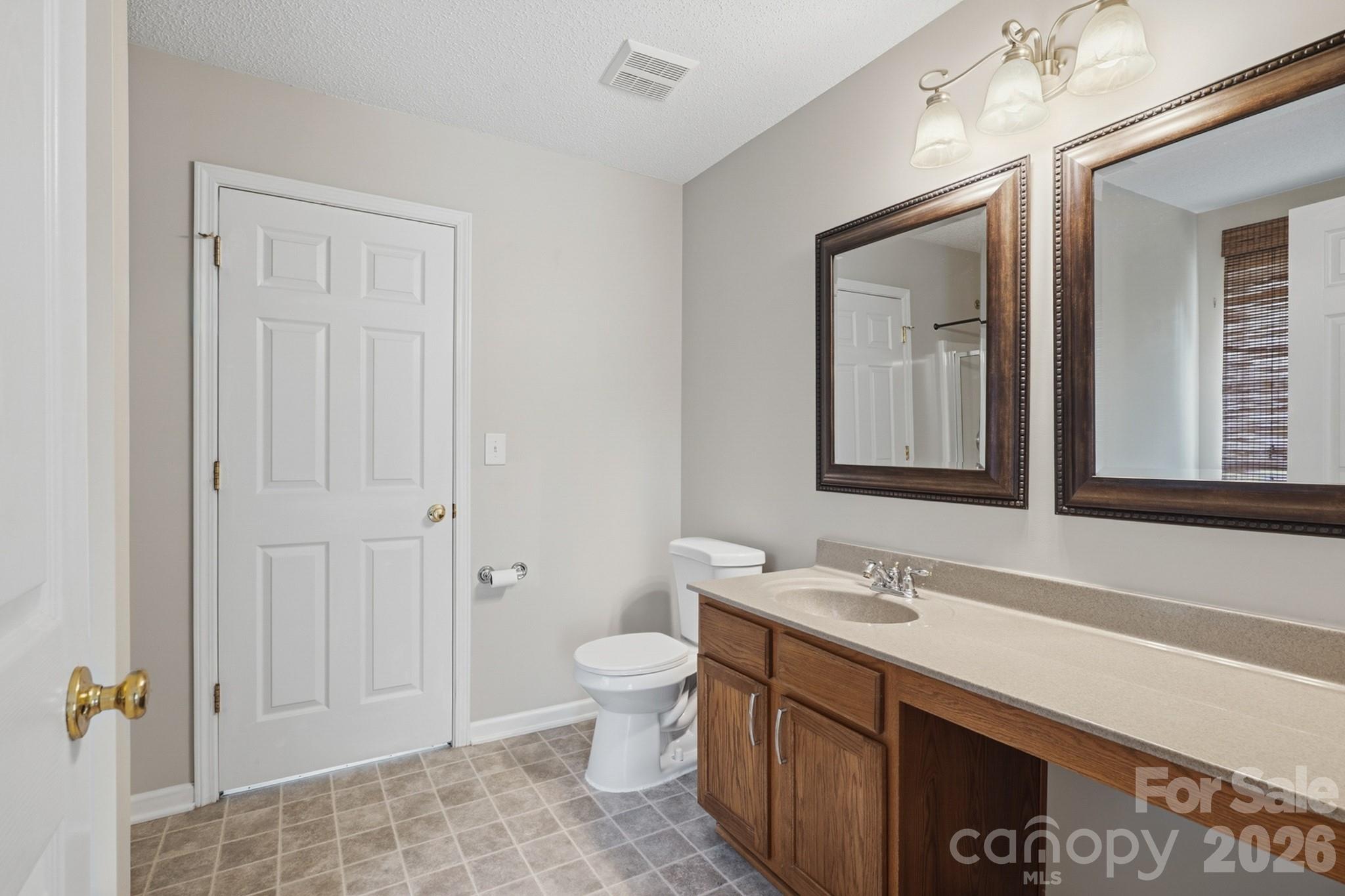 2244 Wexford Way — Statesville