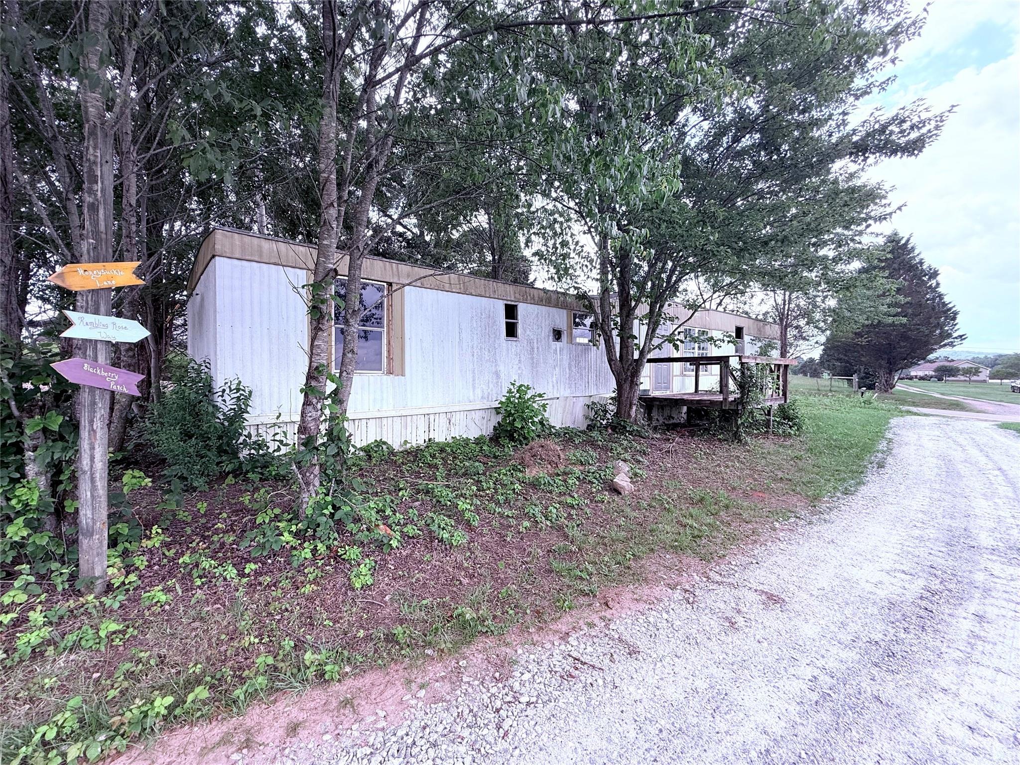 33 Honeysuckle Lane — Taylorsville