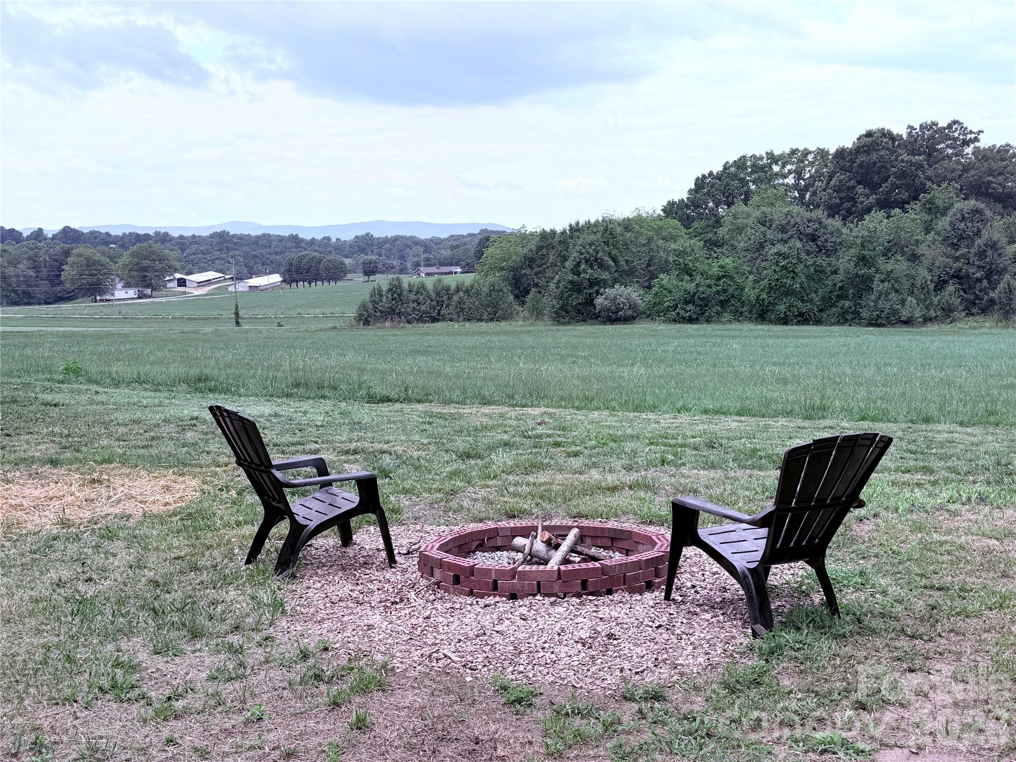33 Honeysuckle Lane — Taylorsville