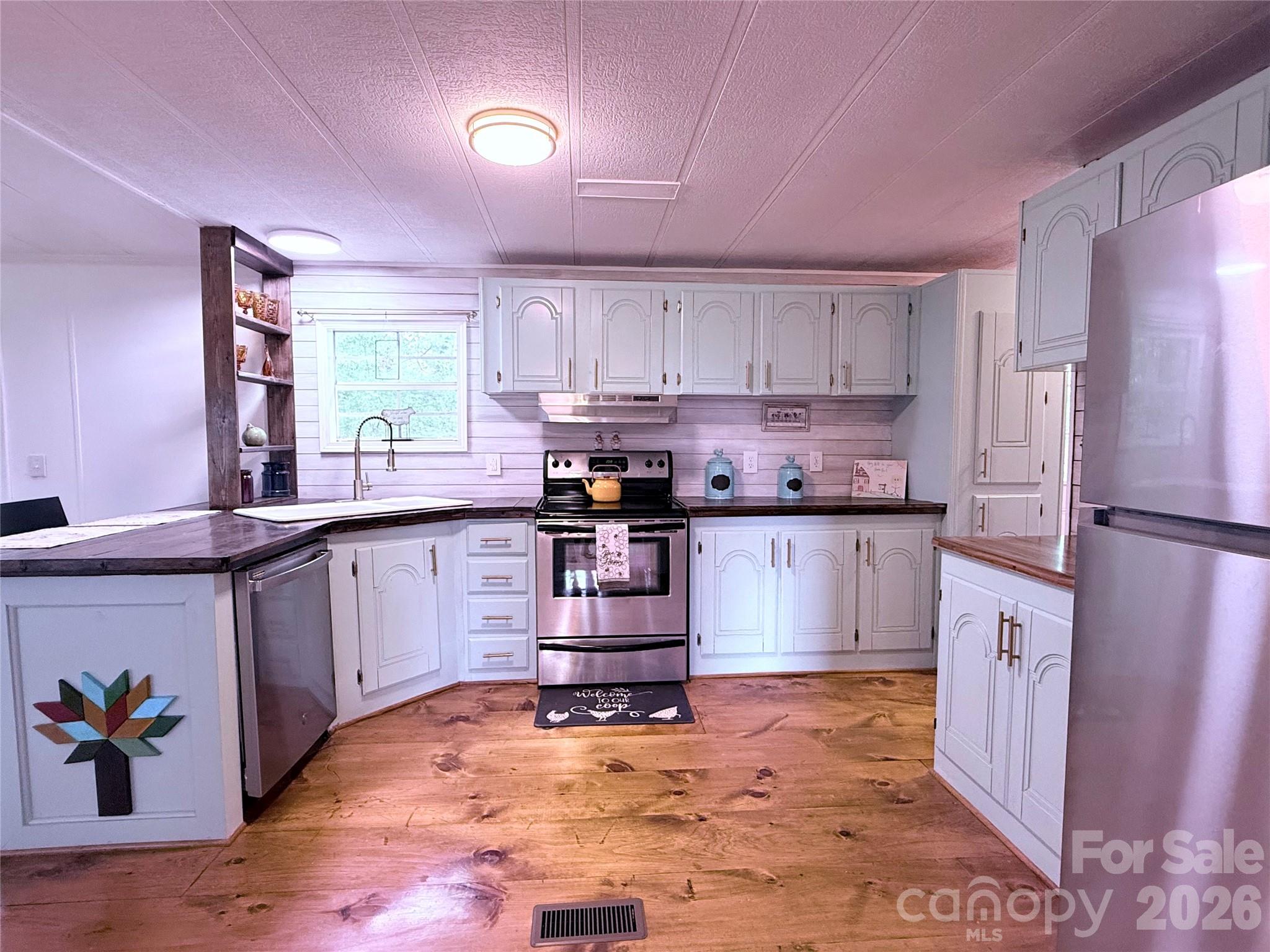 33 Honeysuckle Lane — Taylorsville