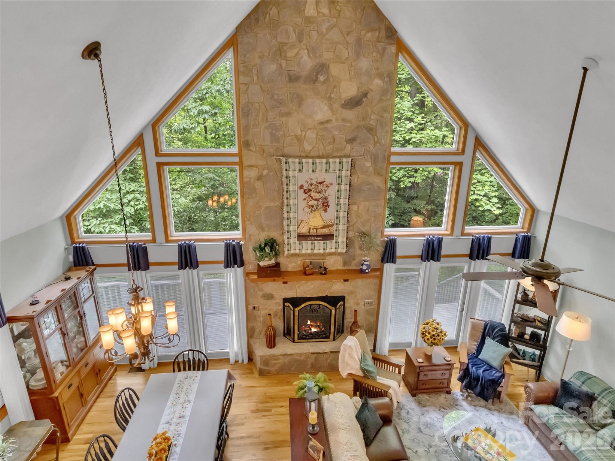 33 Buttercup Place — Maggie Valley