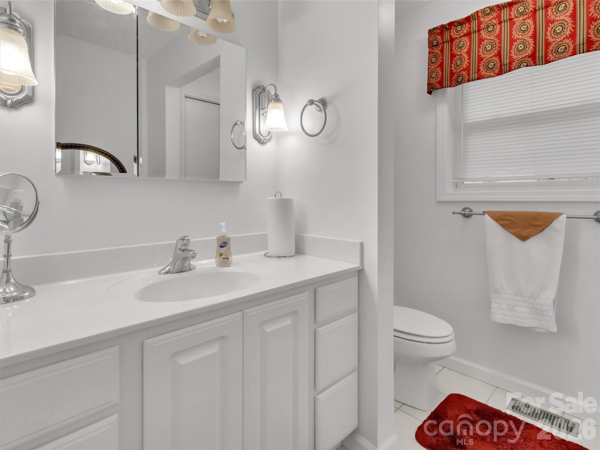 33 Buttercup Place — Maggie Valley