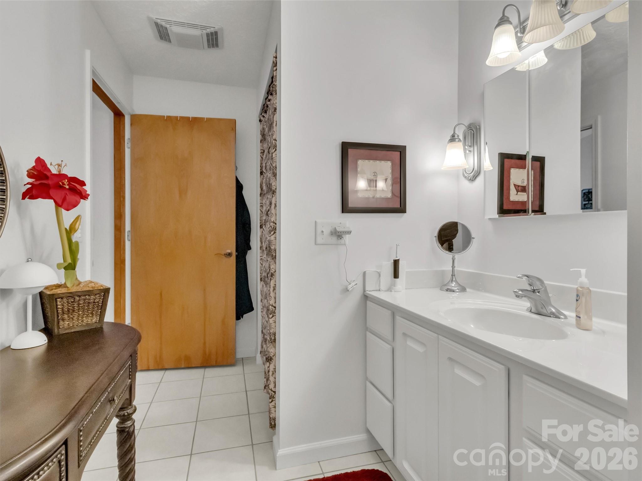 33 Buttercup Place — Maggie Valley