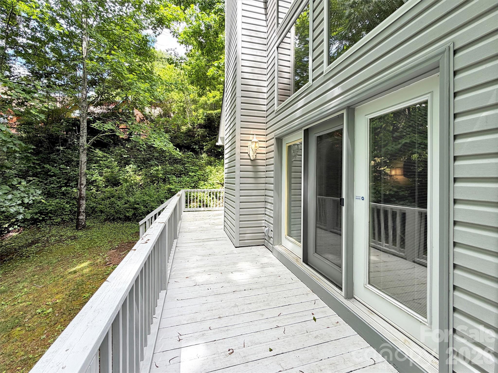33 Buttercup Place — Maggie Valley