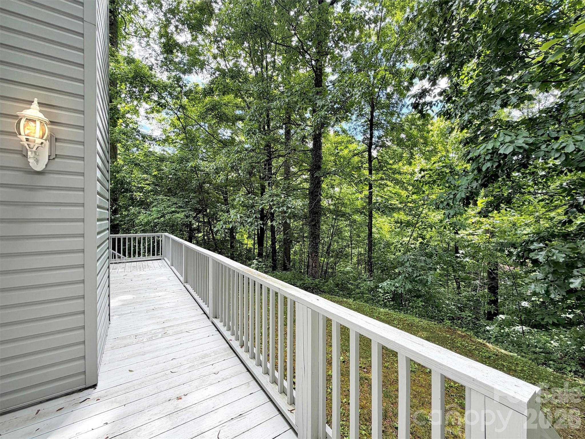 33 Buttercup Place — Maggie Valley