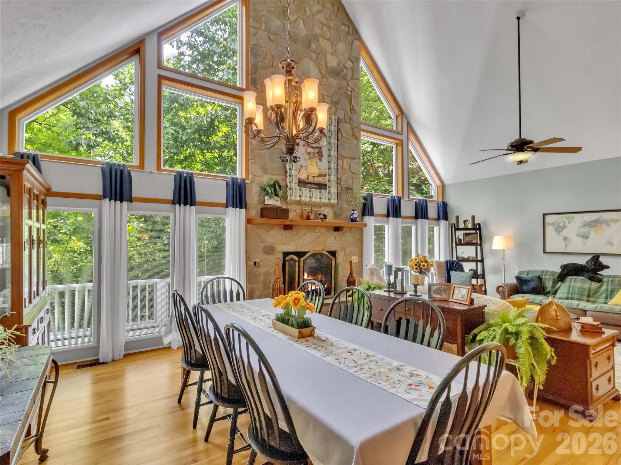 33 Buttercup Place — Maggie Valley