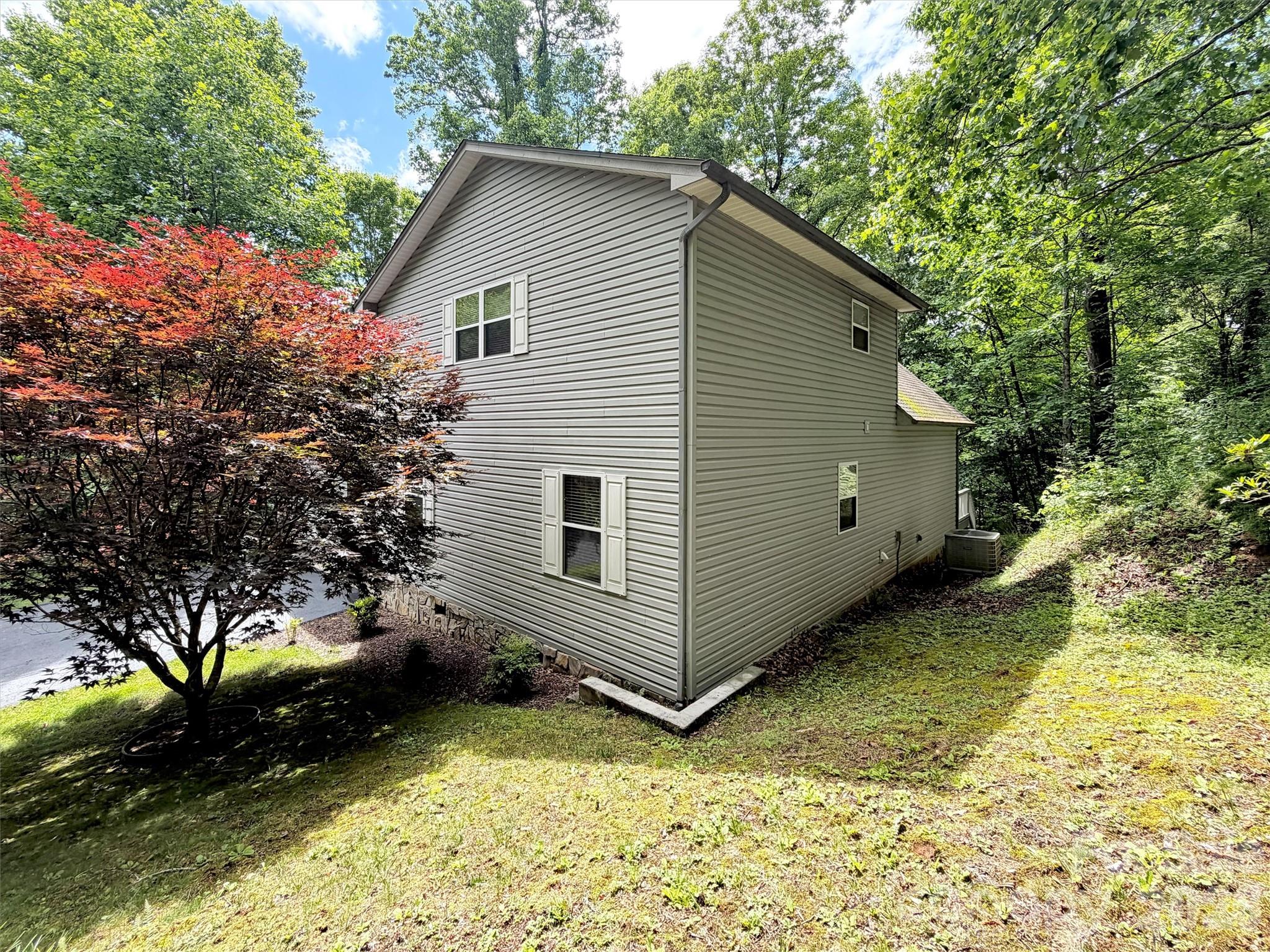 33 Buttercup Place — Maggie Valley