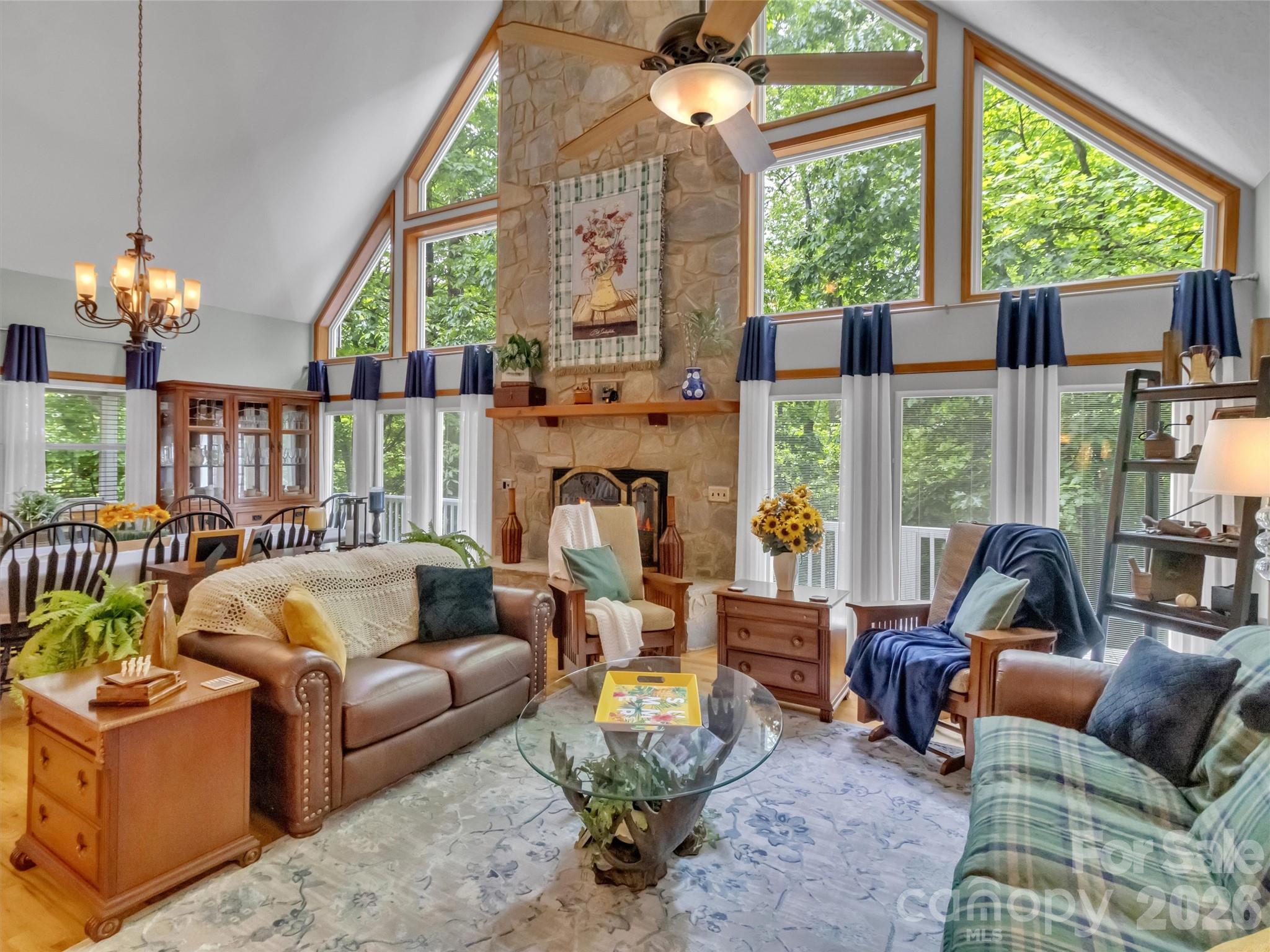 33 Buttercup Place — Maggie Valley