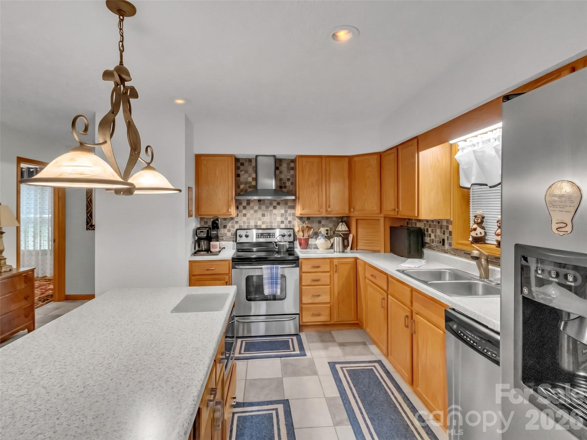 33 Buttercup Place — Maggie Valley