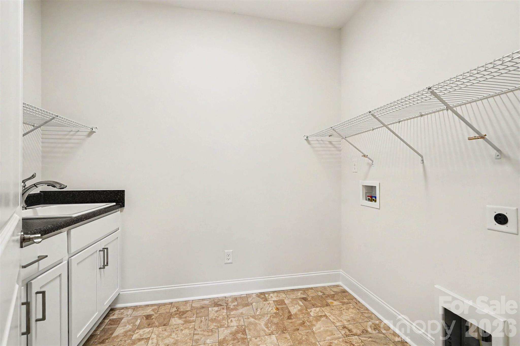 1119 Millview Lane — Matthews