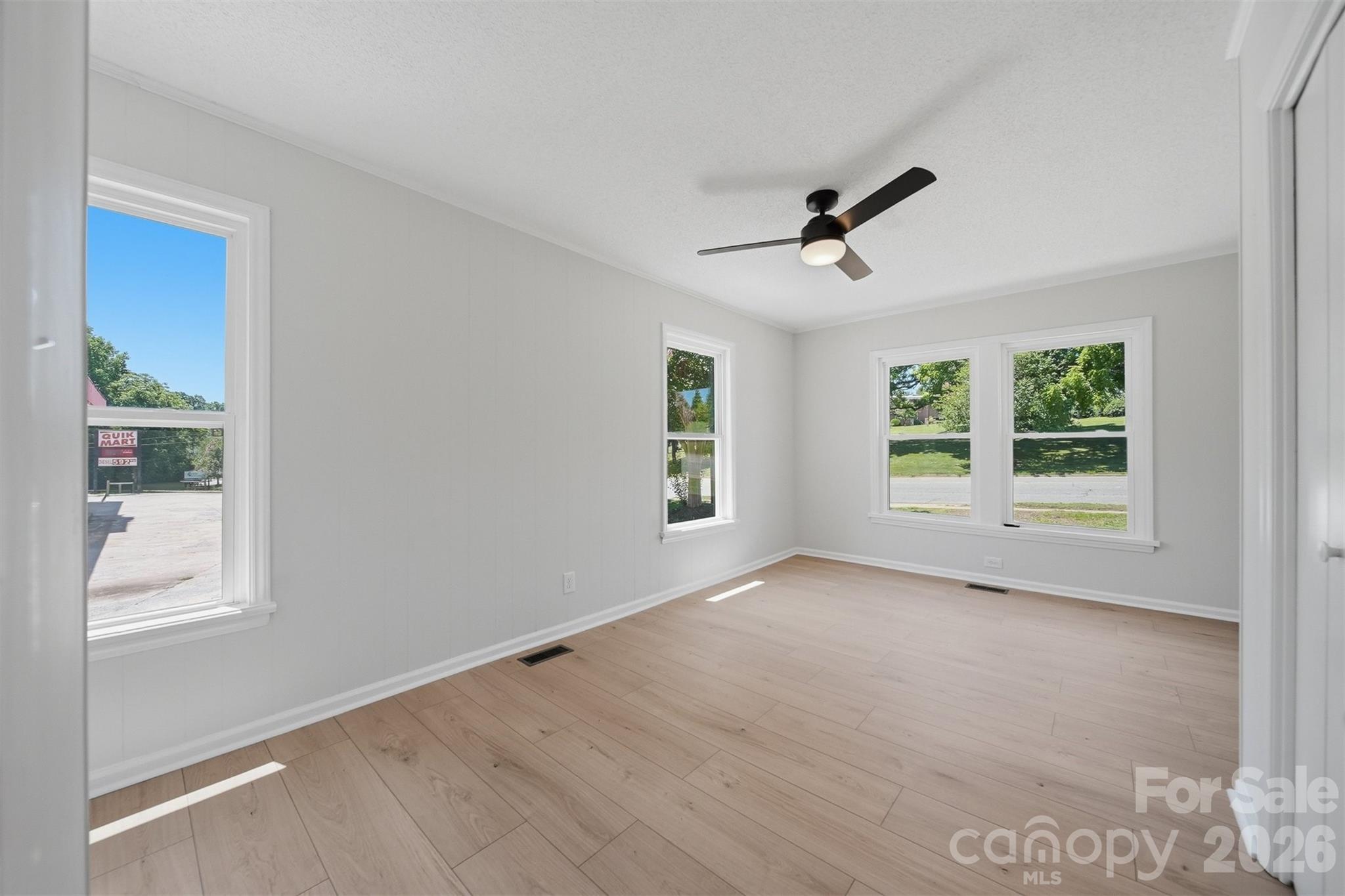 1303 S Sterling Street — Morganton