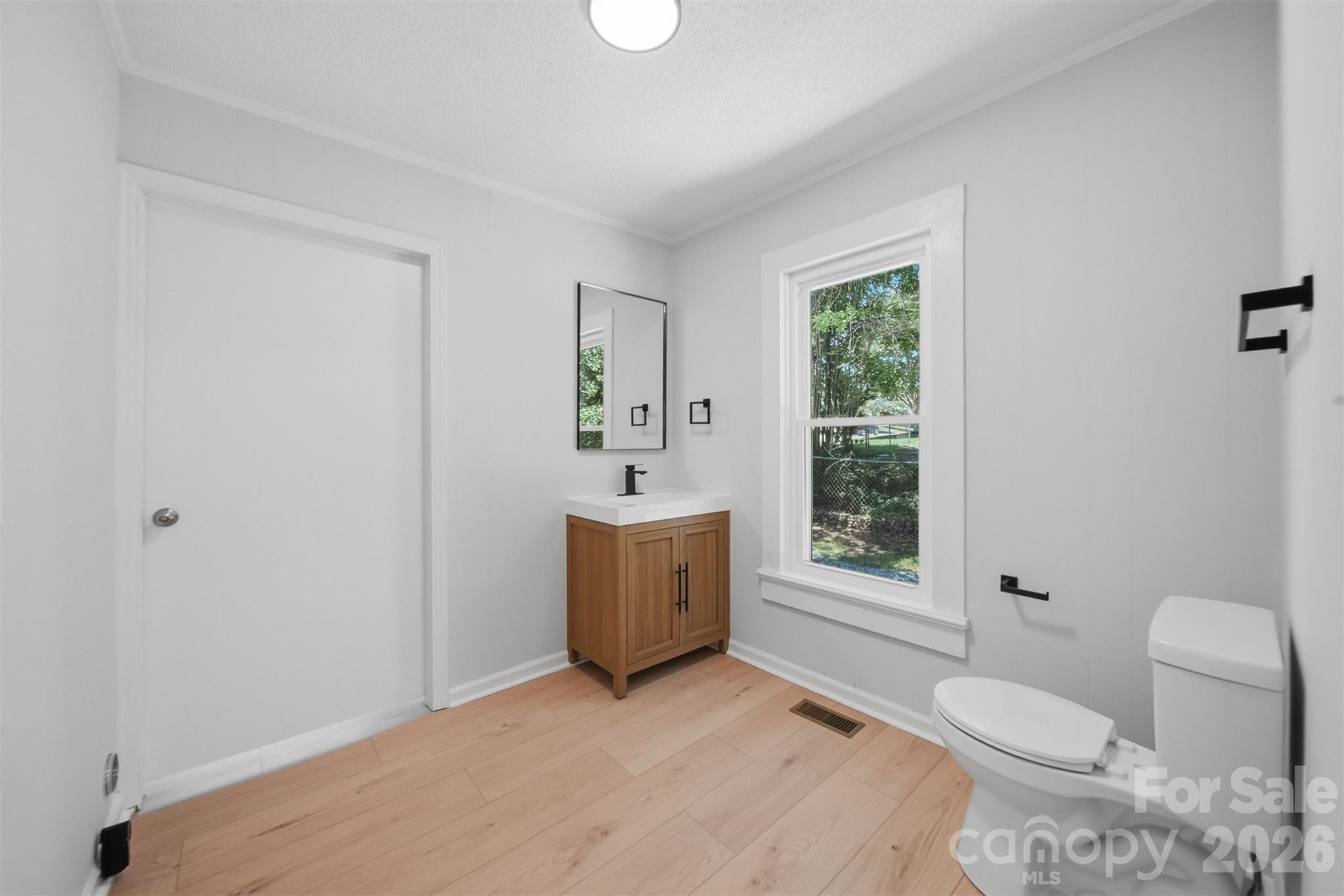 1303 S Sterling Street — Morganton