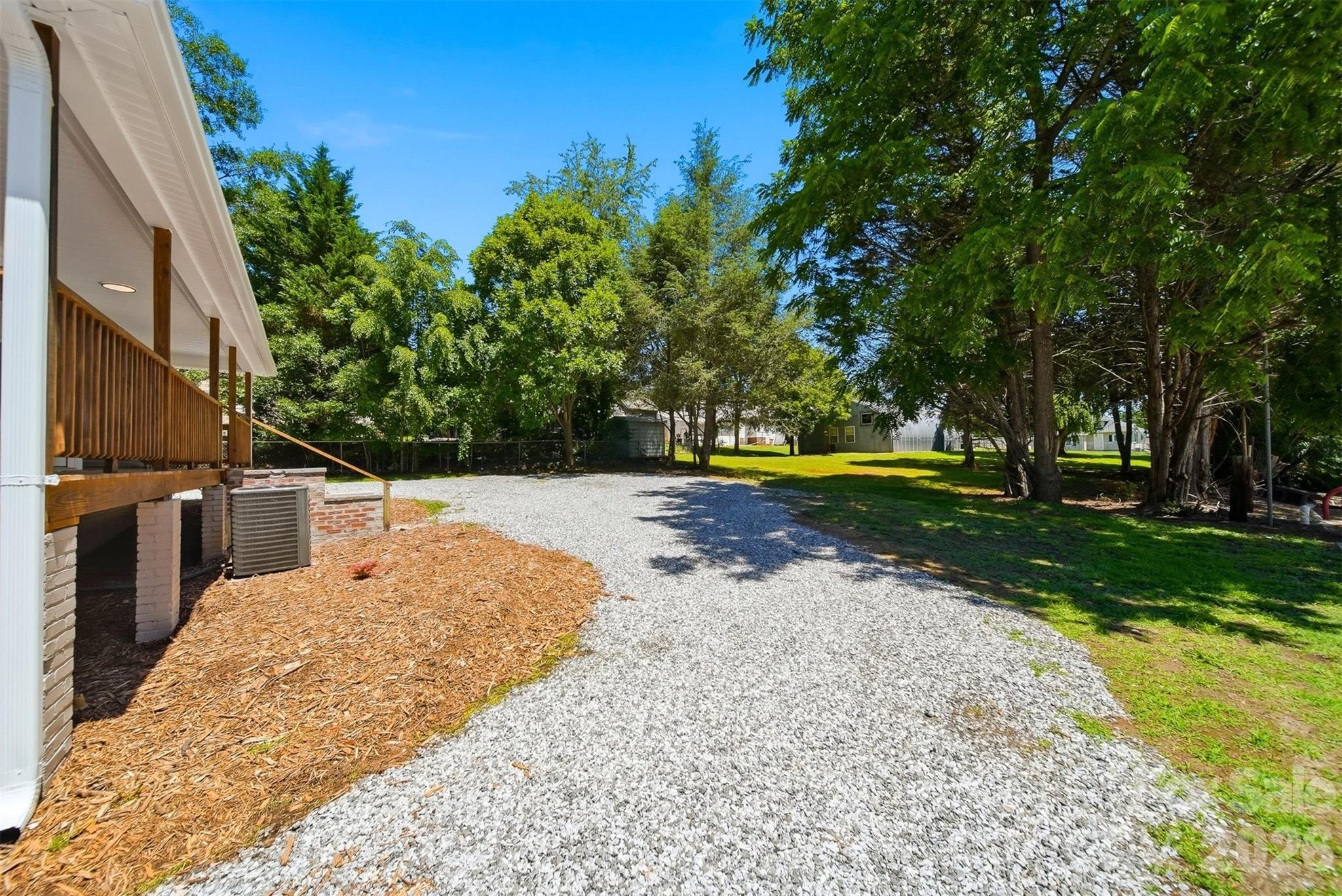 1303 S Sterling Street — Morganton