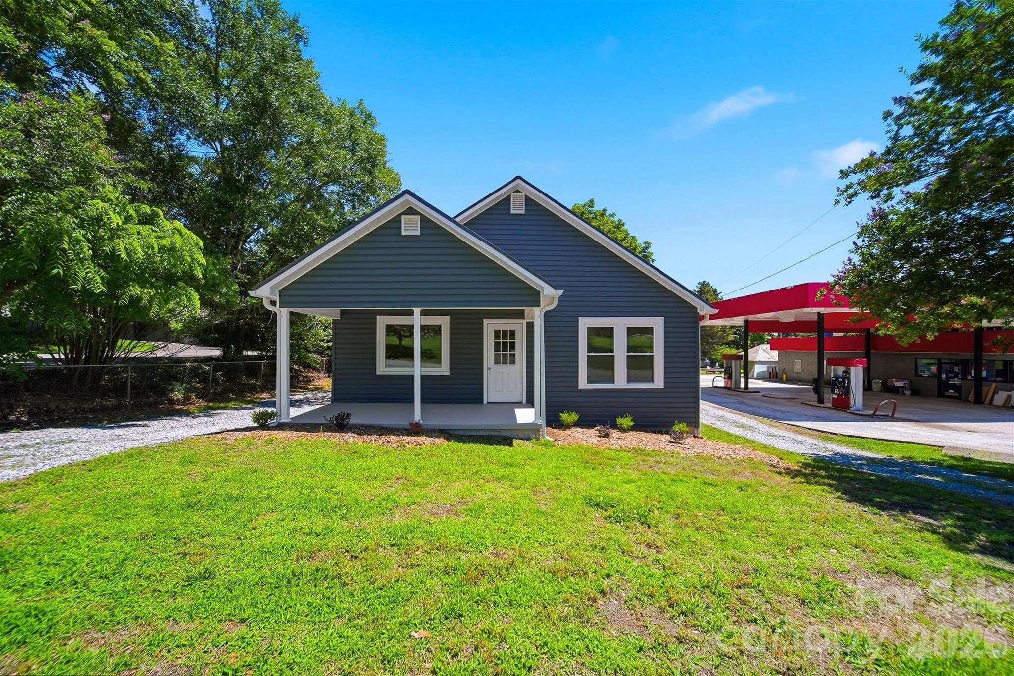 1303 S Sterling Street — Morganton