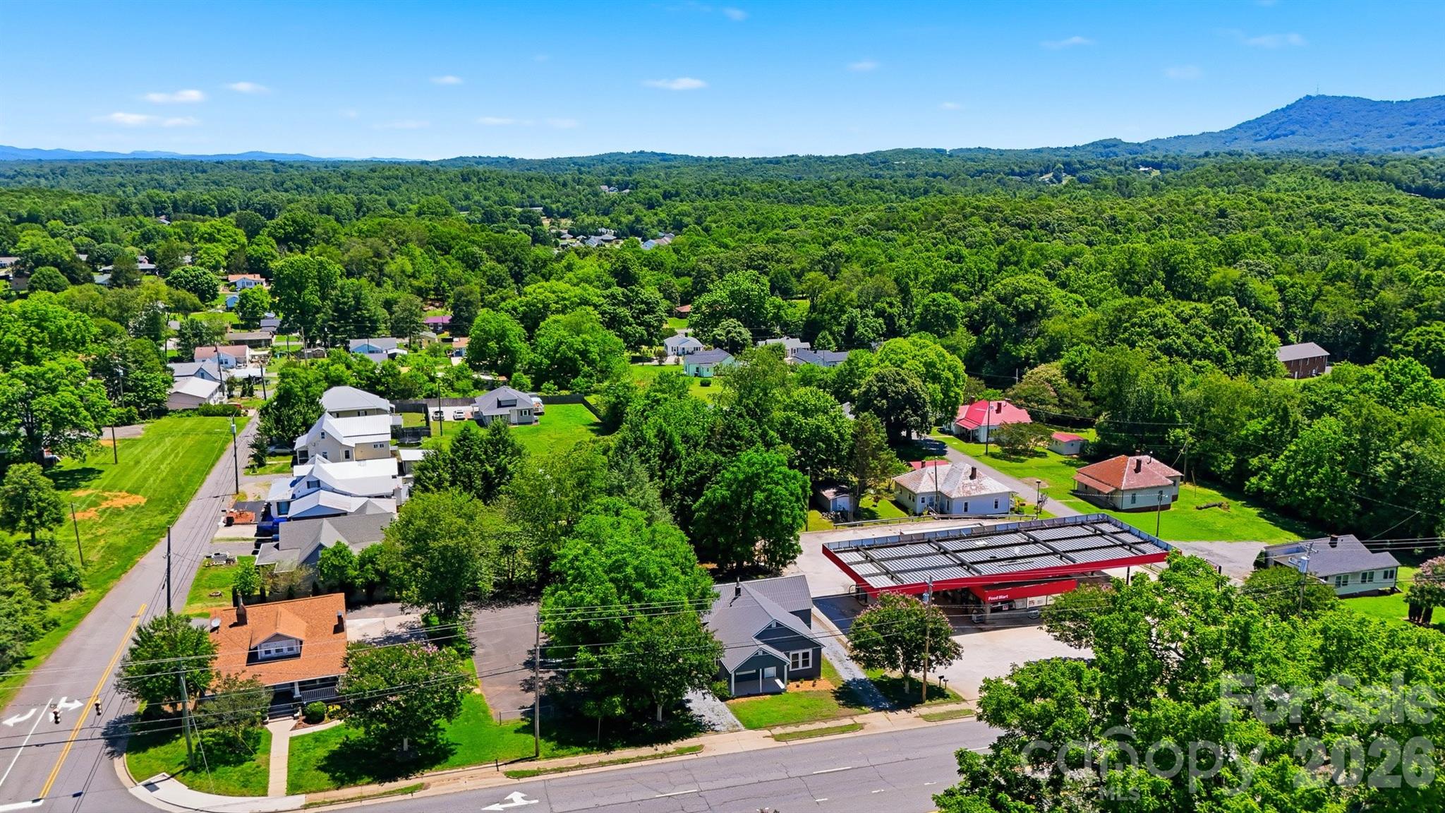 1303 S Sterling Street — Morganton