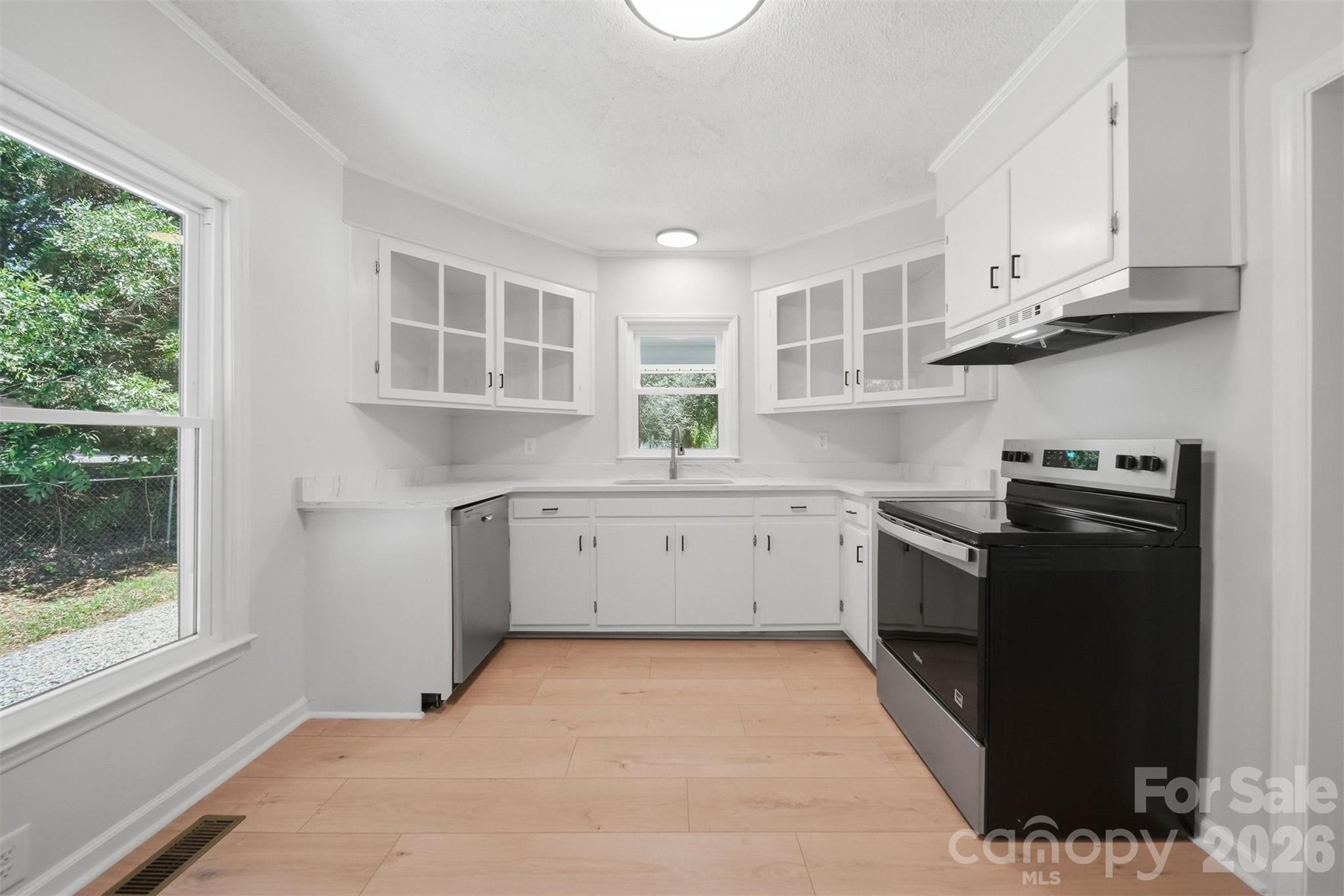 1303 S Sterling Street — Morganton