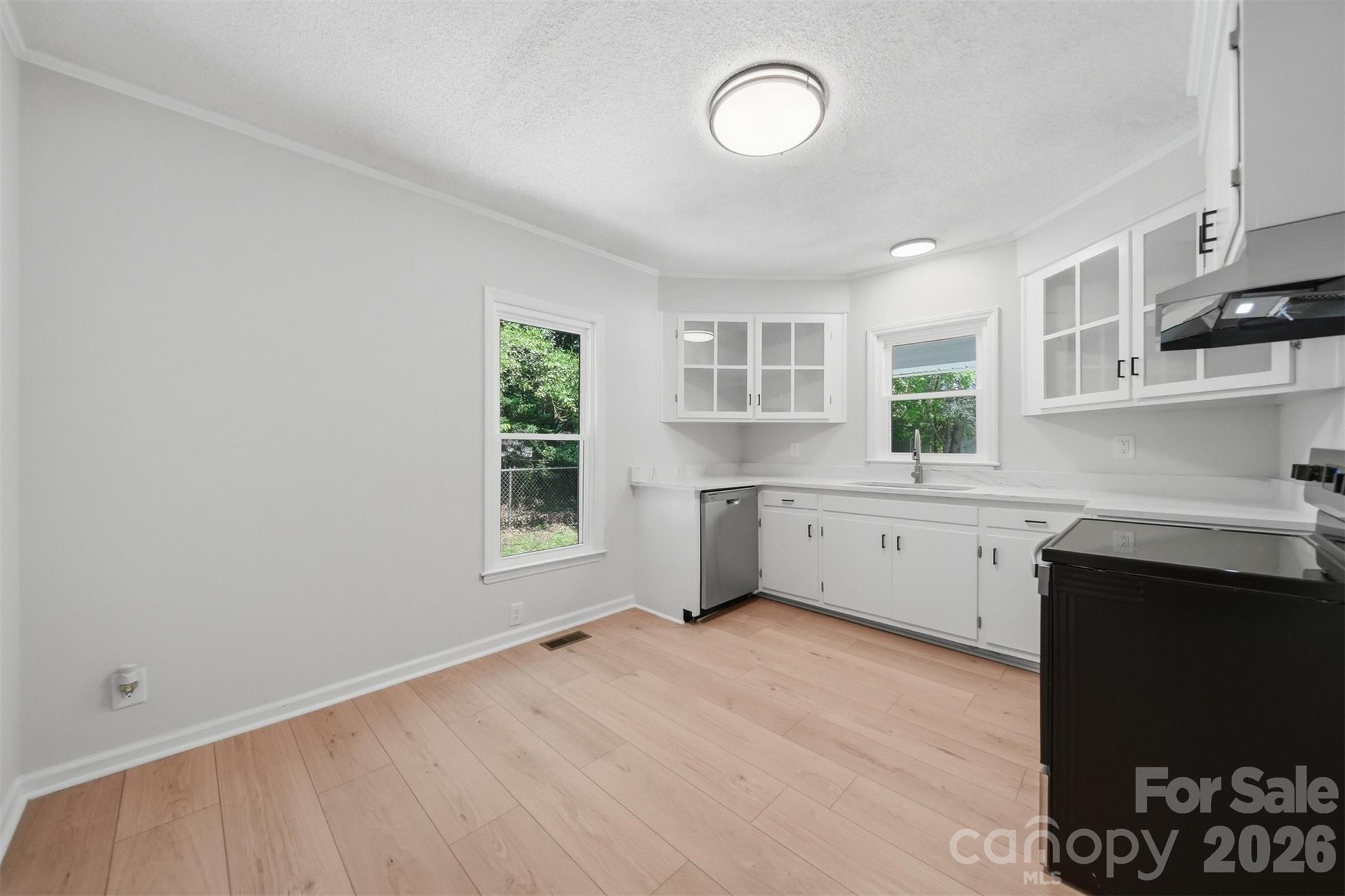 1303 S Sterling Street — Morganton