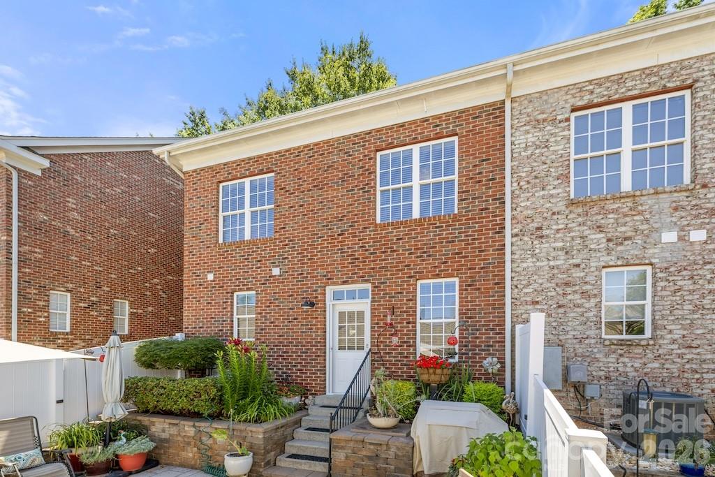 142 Singleton Road — Mooresville