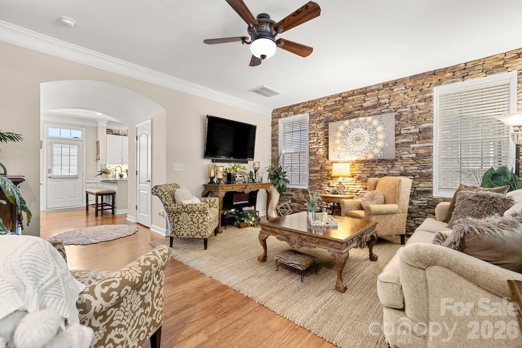 142 Singleton Road — Mooresville