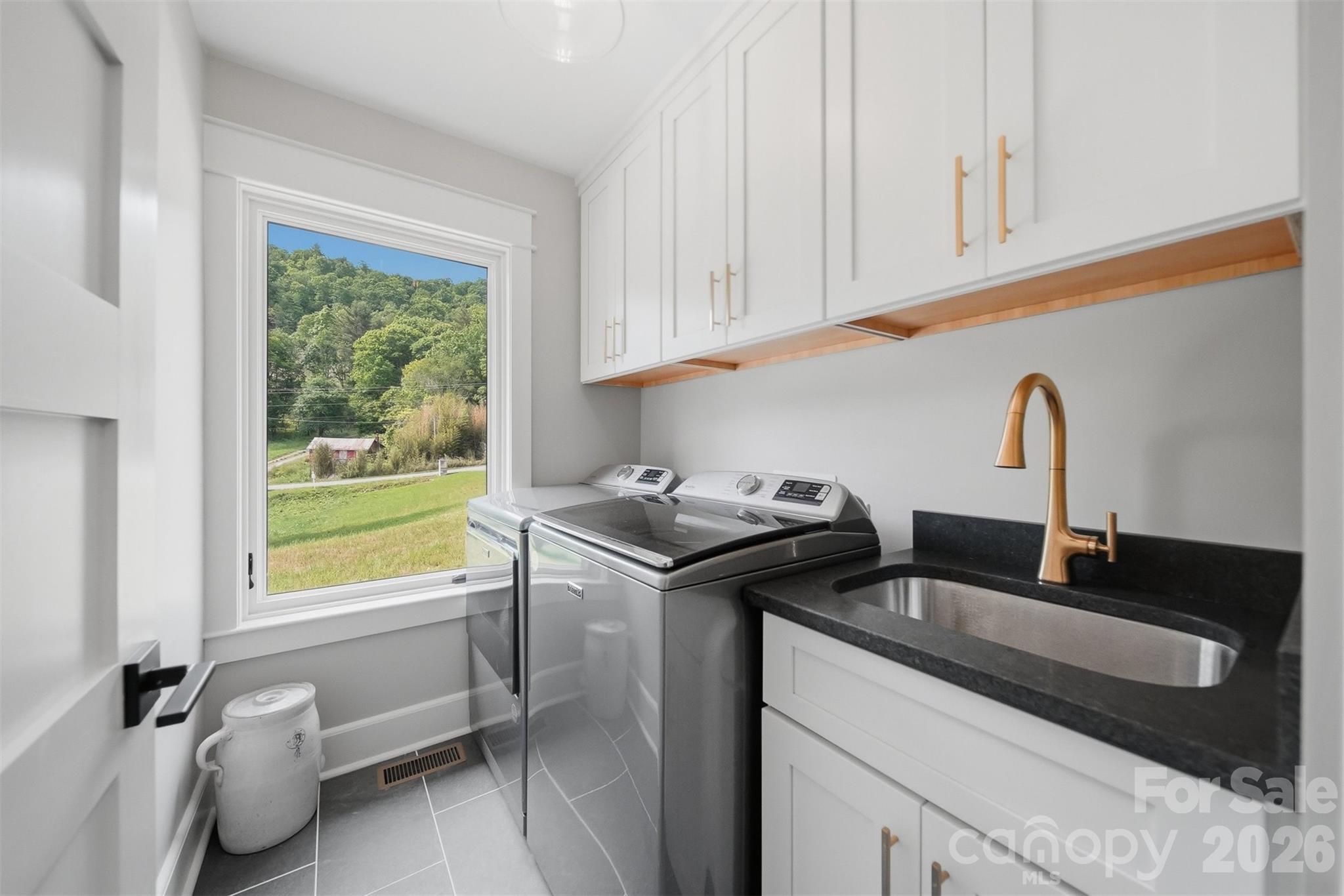 8788 Donald Barrier Street — Newland