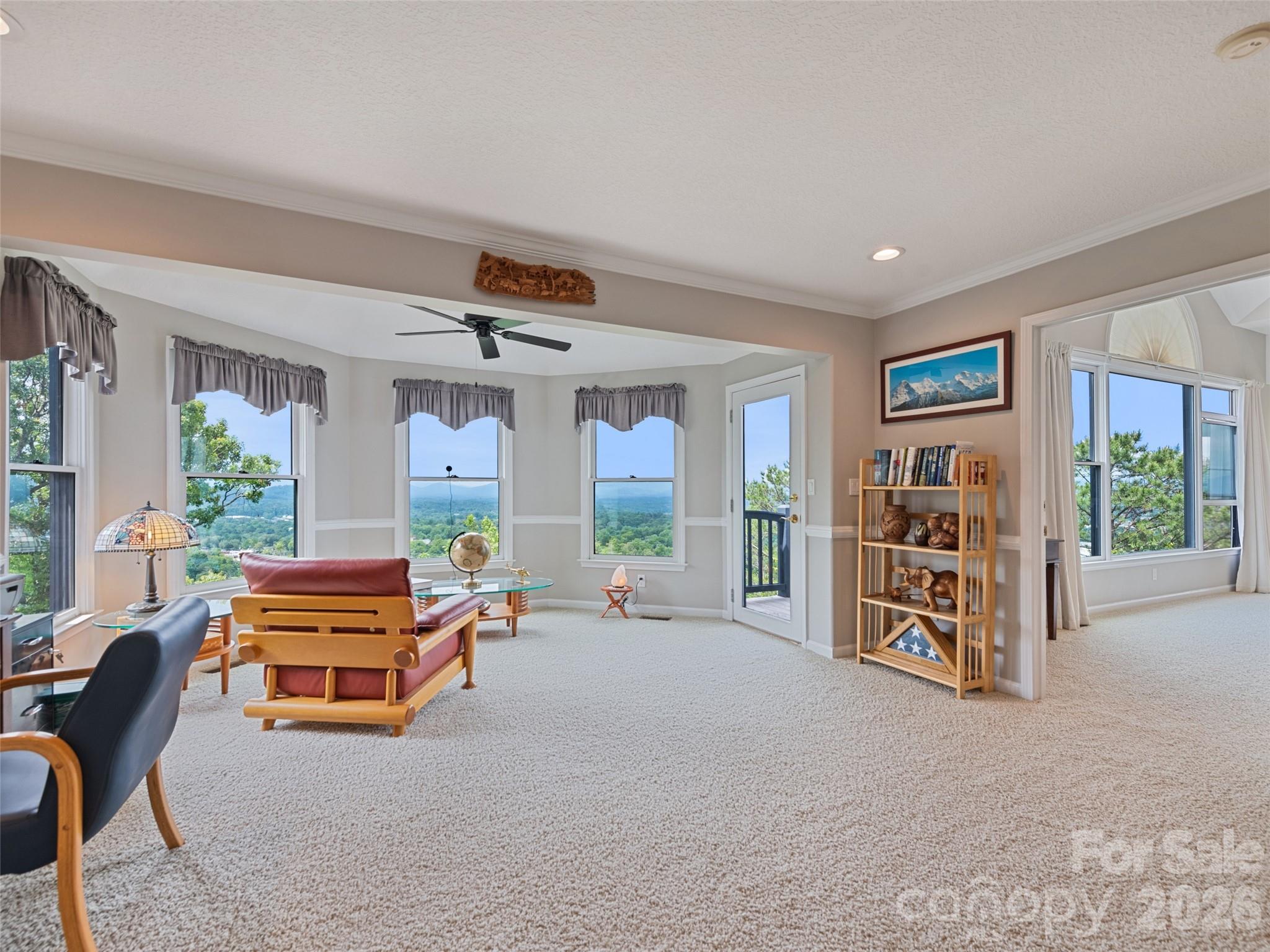 9 Perrion Avenue — Weaverville